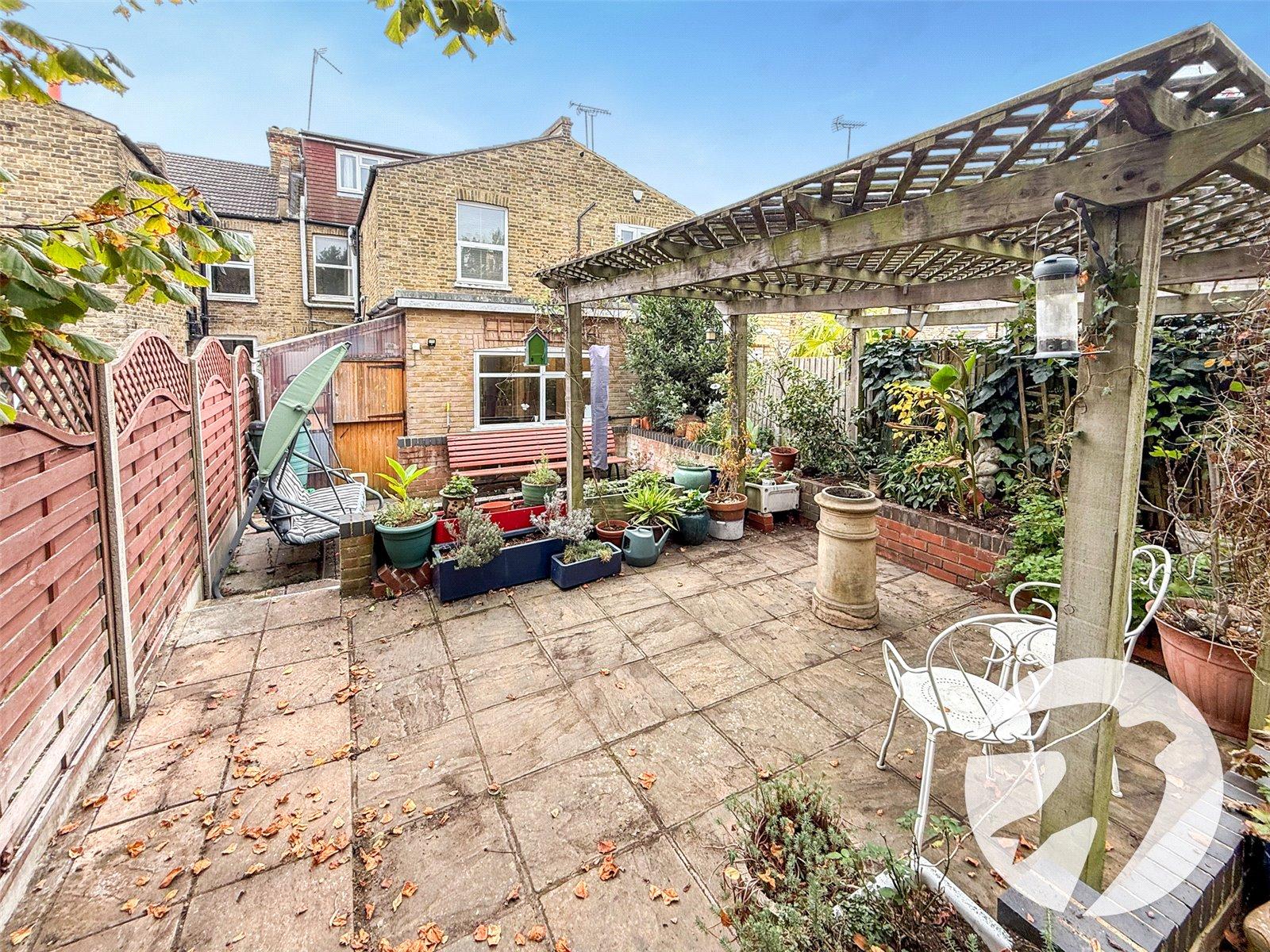 6 bedroom house for sale in London | Robinson Jackson