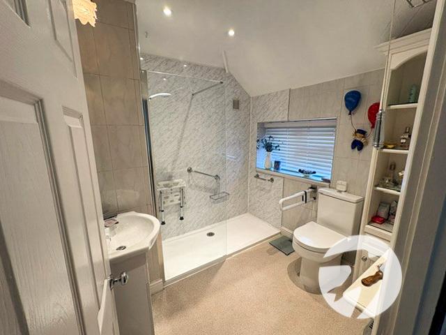 4 bedroom house for sale in London | Robinson Jackson