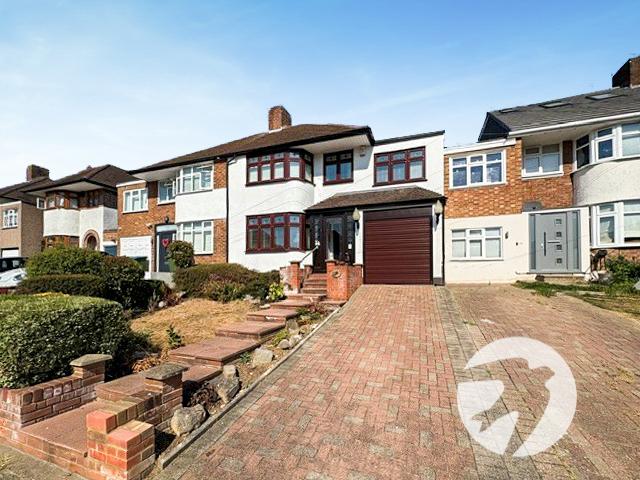 4 bedroom house for sale in London | Robinson Jackson