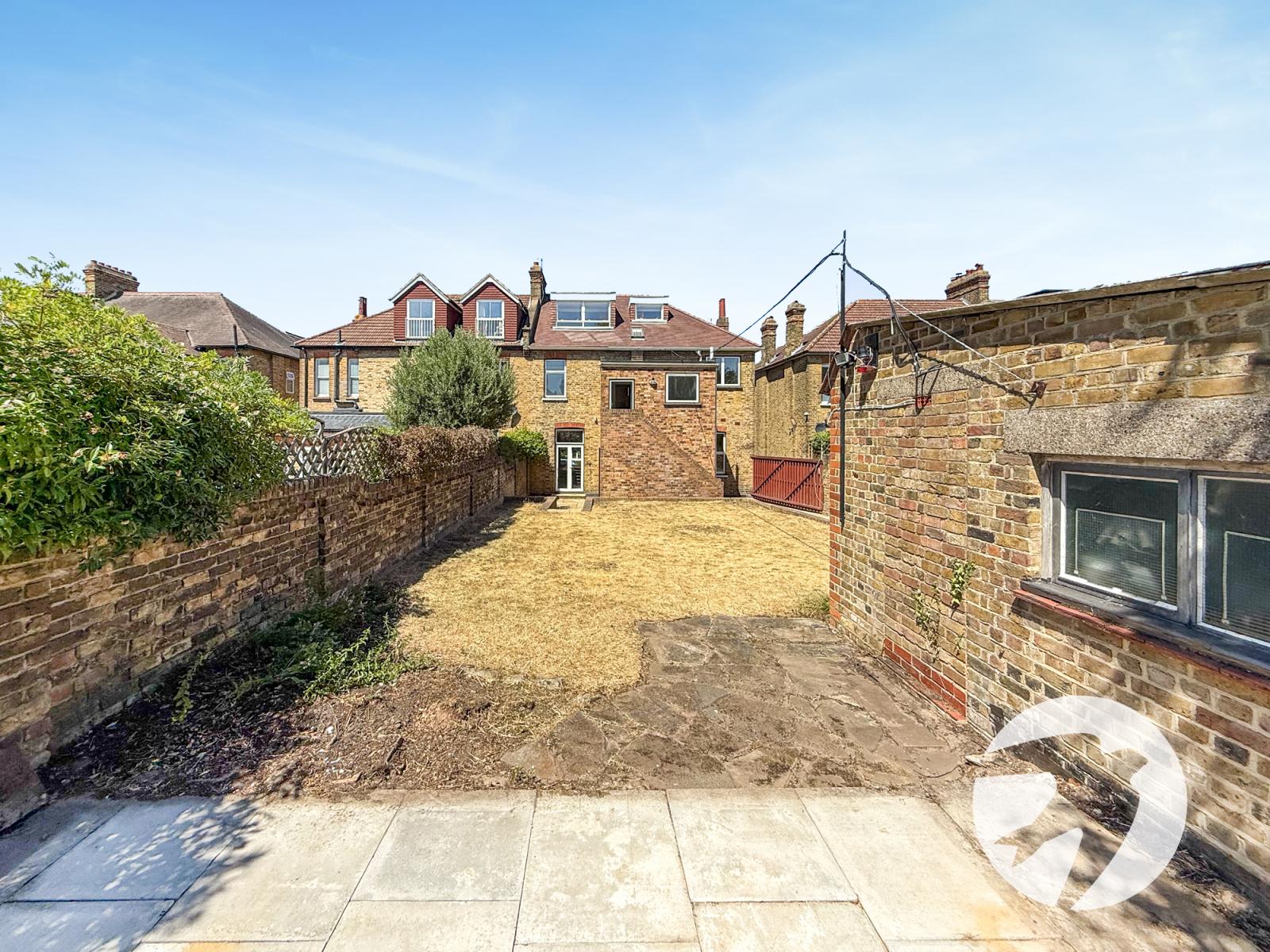 6 bedroom house for sale in London | Robinson Jackson