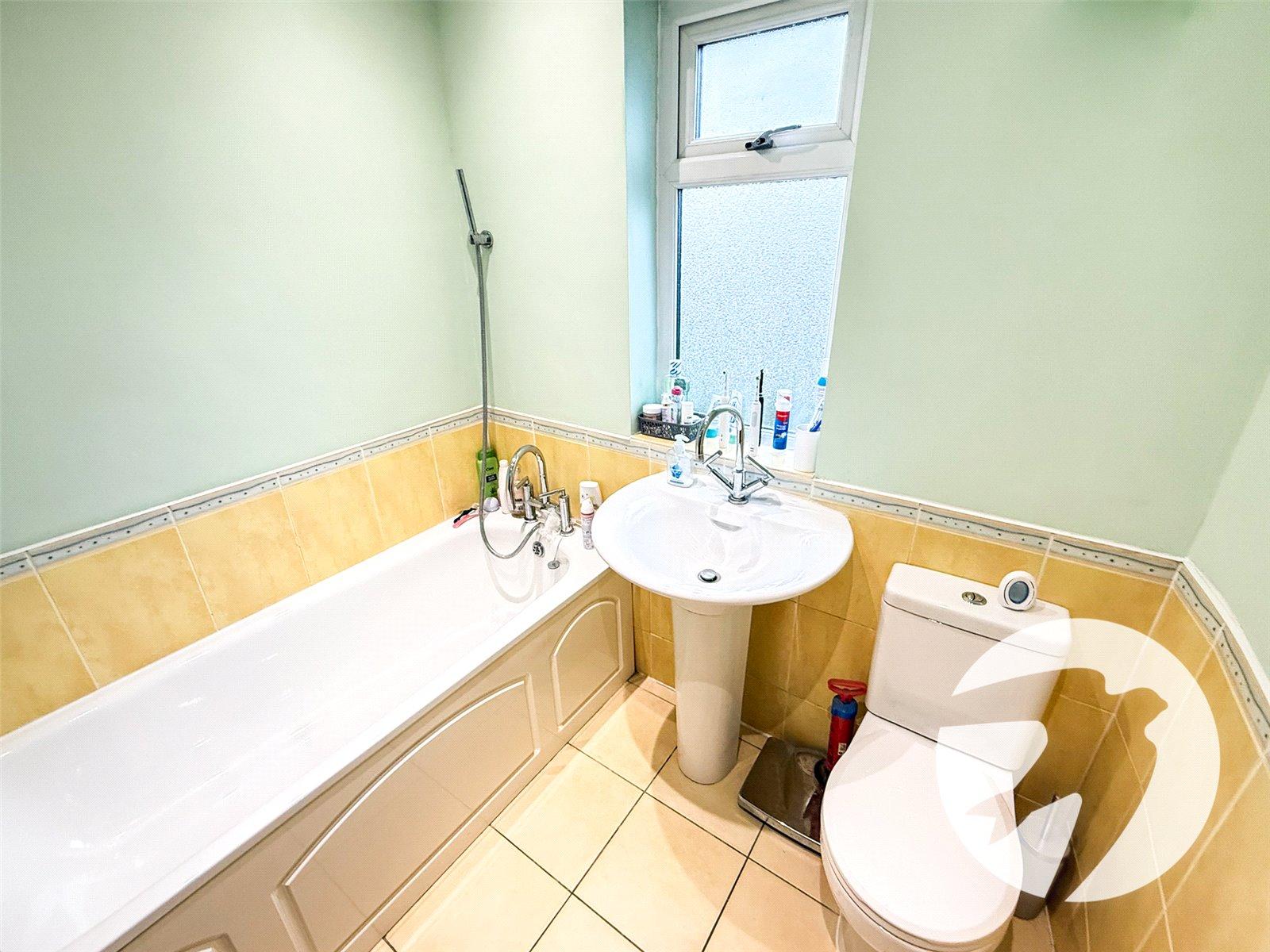4 bedroom house for sale in London | Robinson Jackson