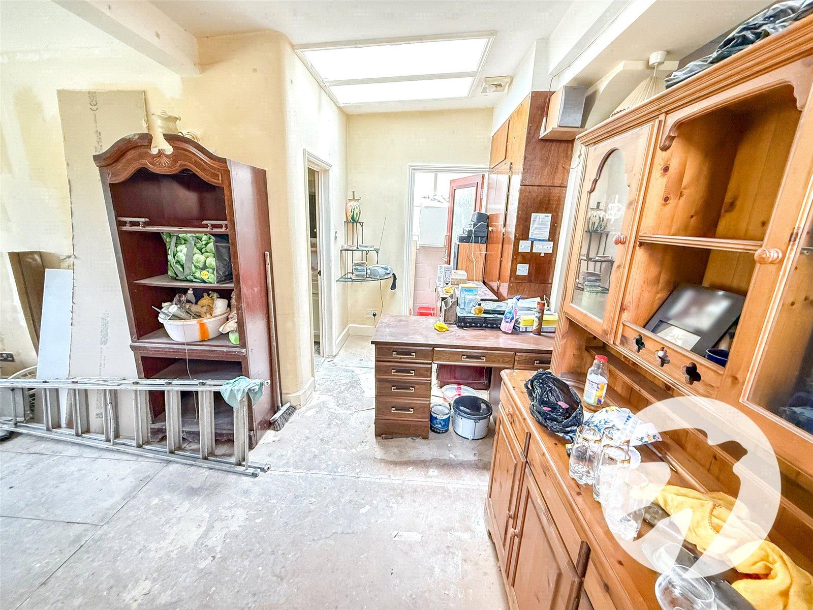 3 bedroom house for sale in London | Robinson Jackson