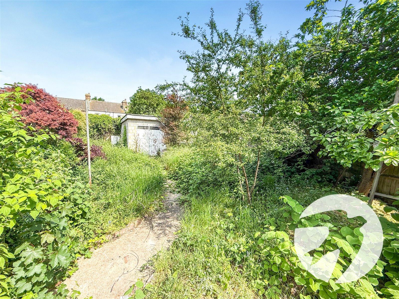 3 bedroom house for sale in London | Robinson Jackson