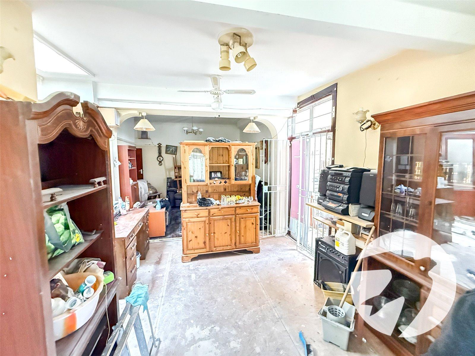 3 bedroom house for sale in London | Robinson Jackson