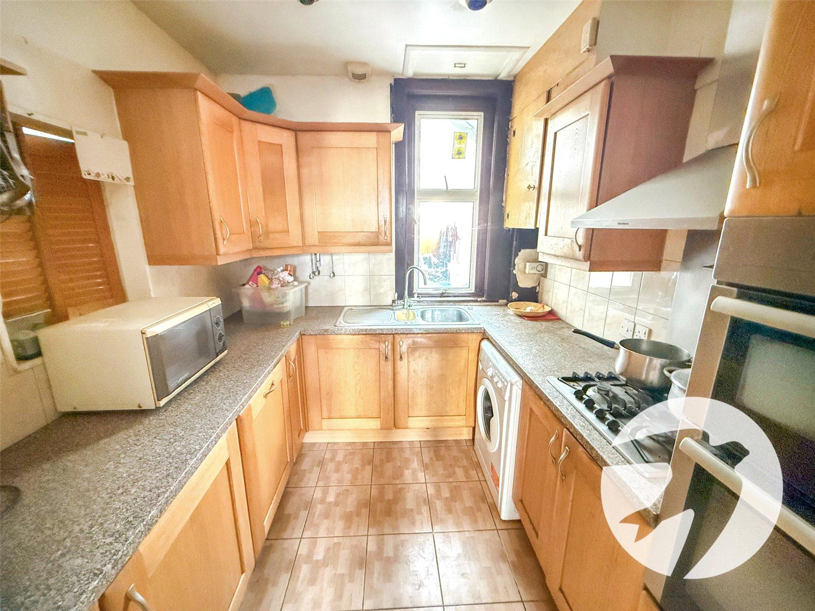 3 bedroom house for sale in London | Robinson Jackson