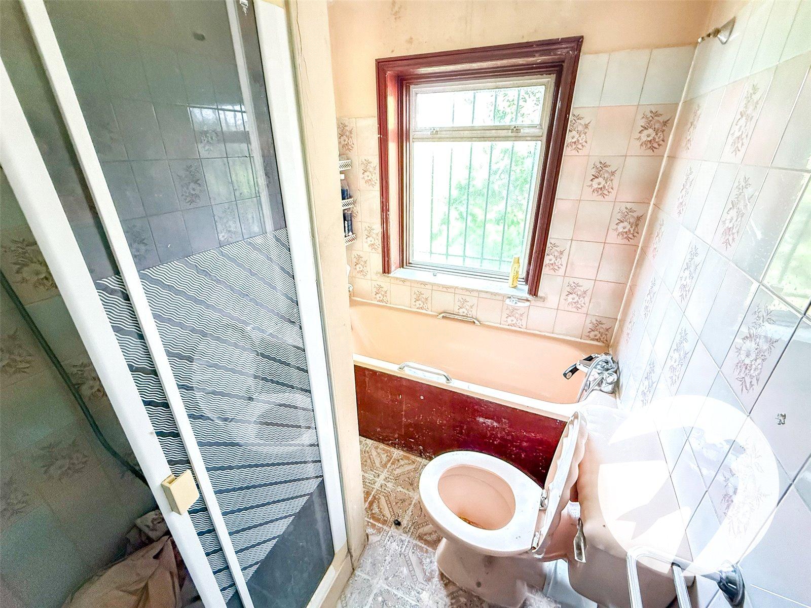 3 bedroom house for sale in London | Robinson Jackson