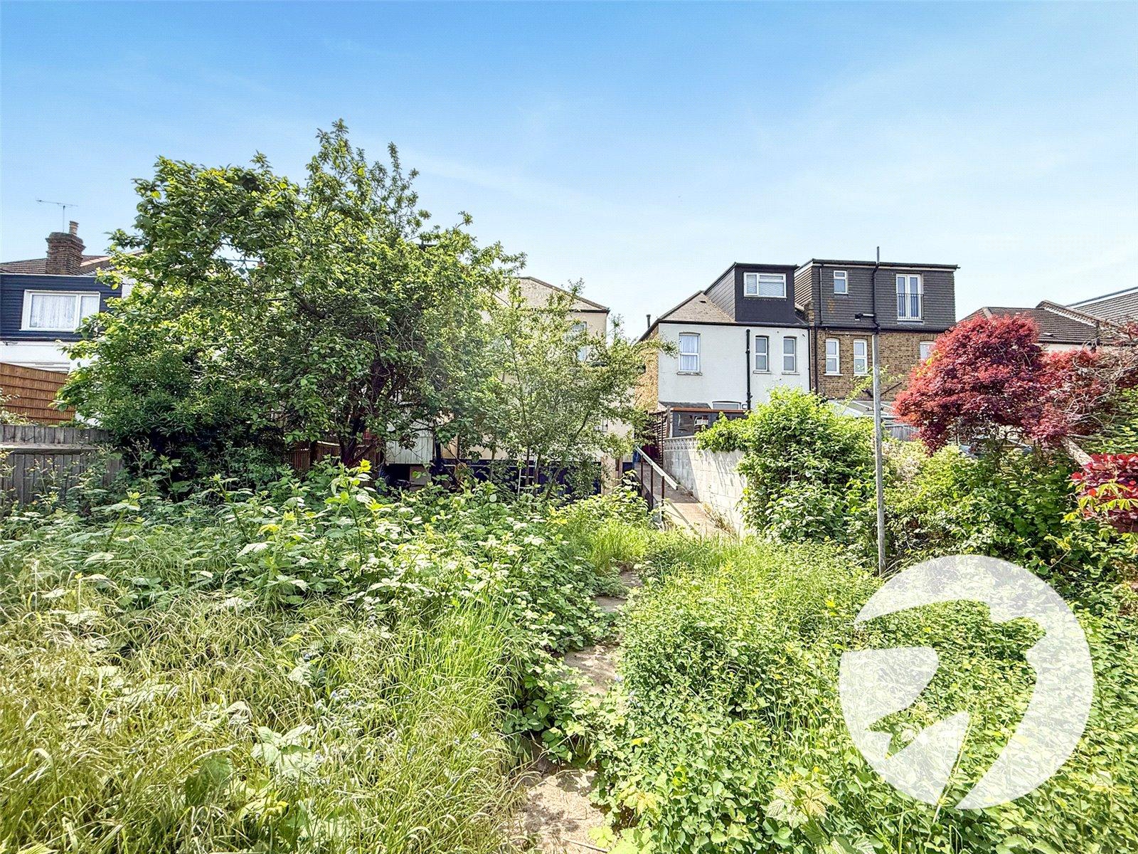 3 bedroom house for sale in London | Robinson Jackson