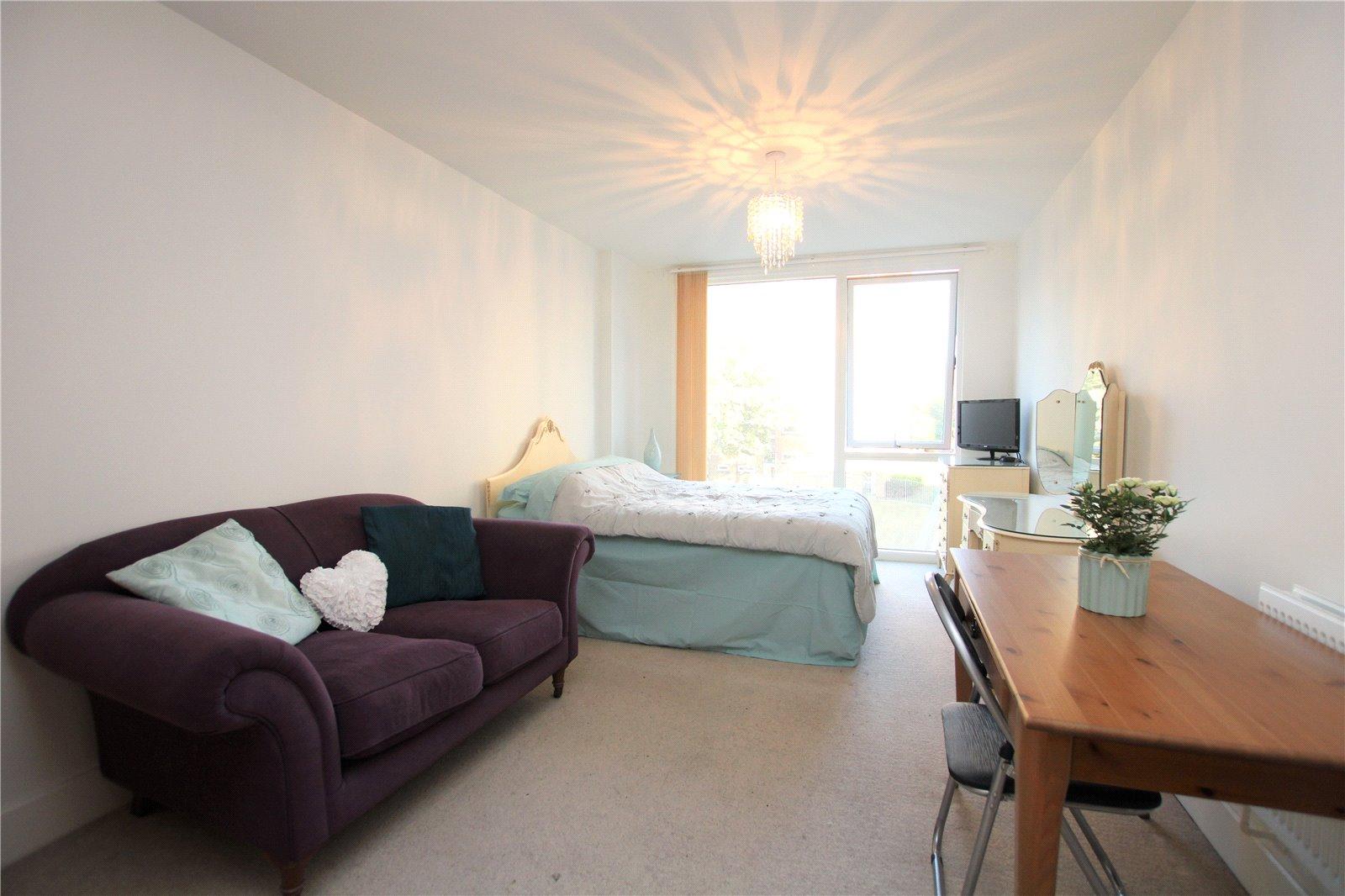 2 bedroom property for sale in Eltham | Robinson Jackson