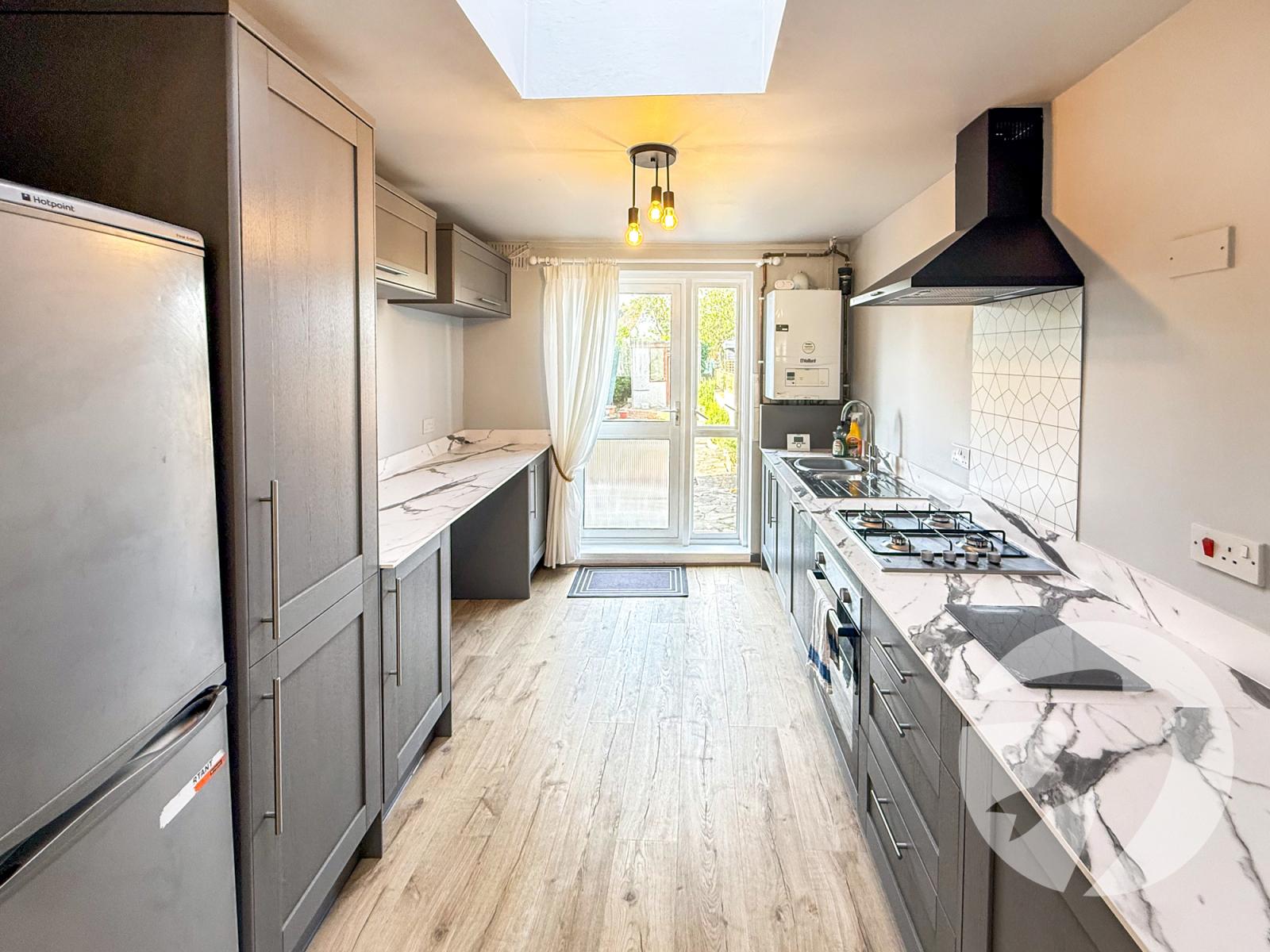 3 bedroom house for sale in London | Robinson Jackson