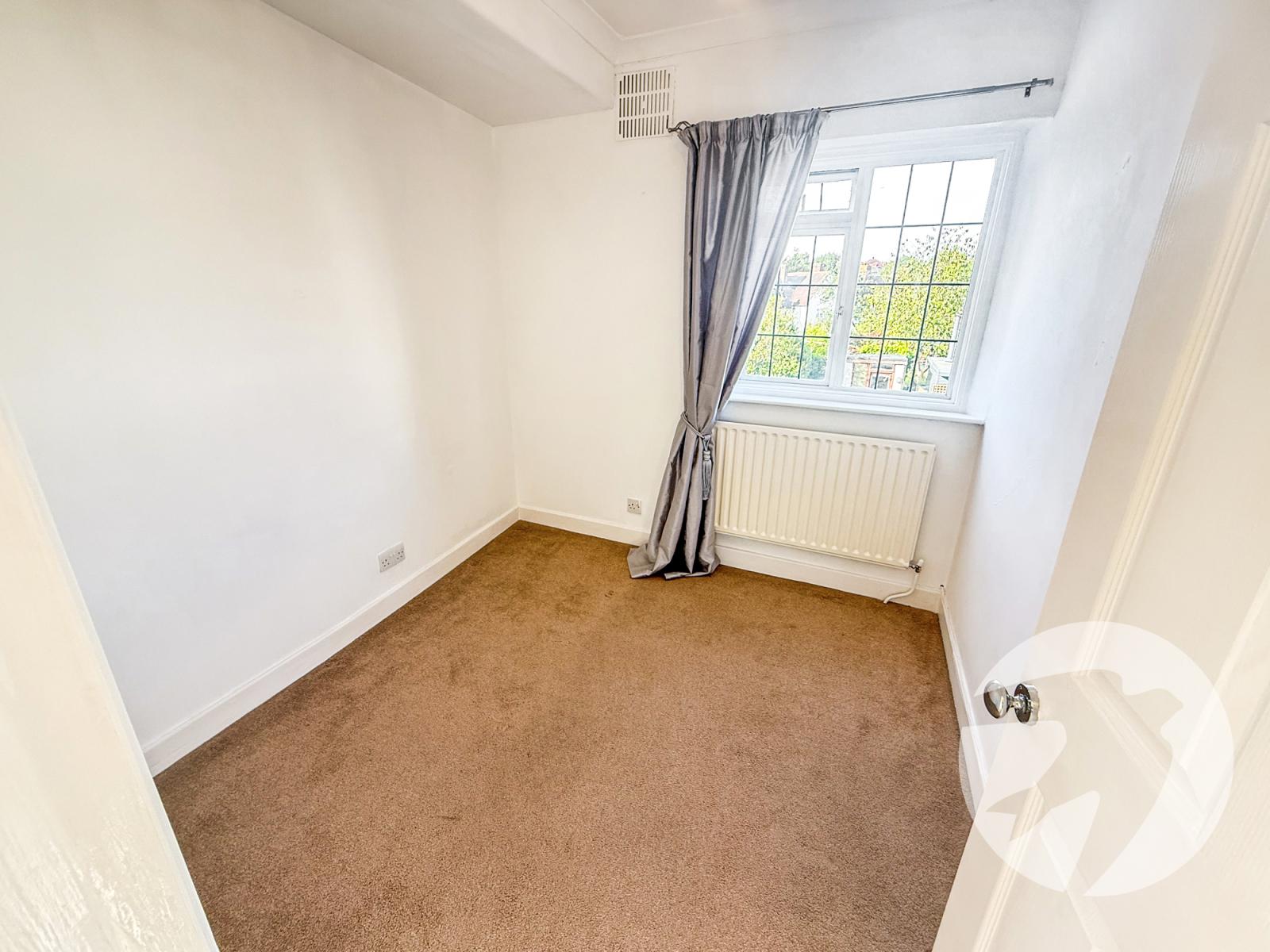 3 bedroom house for sale in London | Robinson Jackson