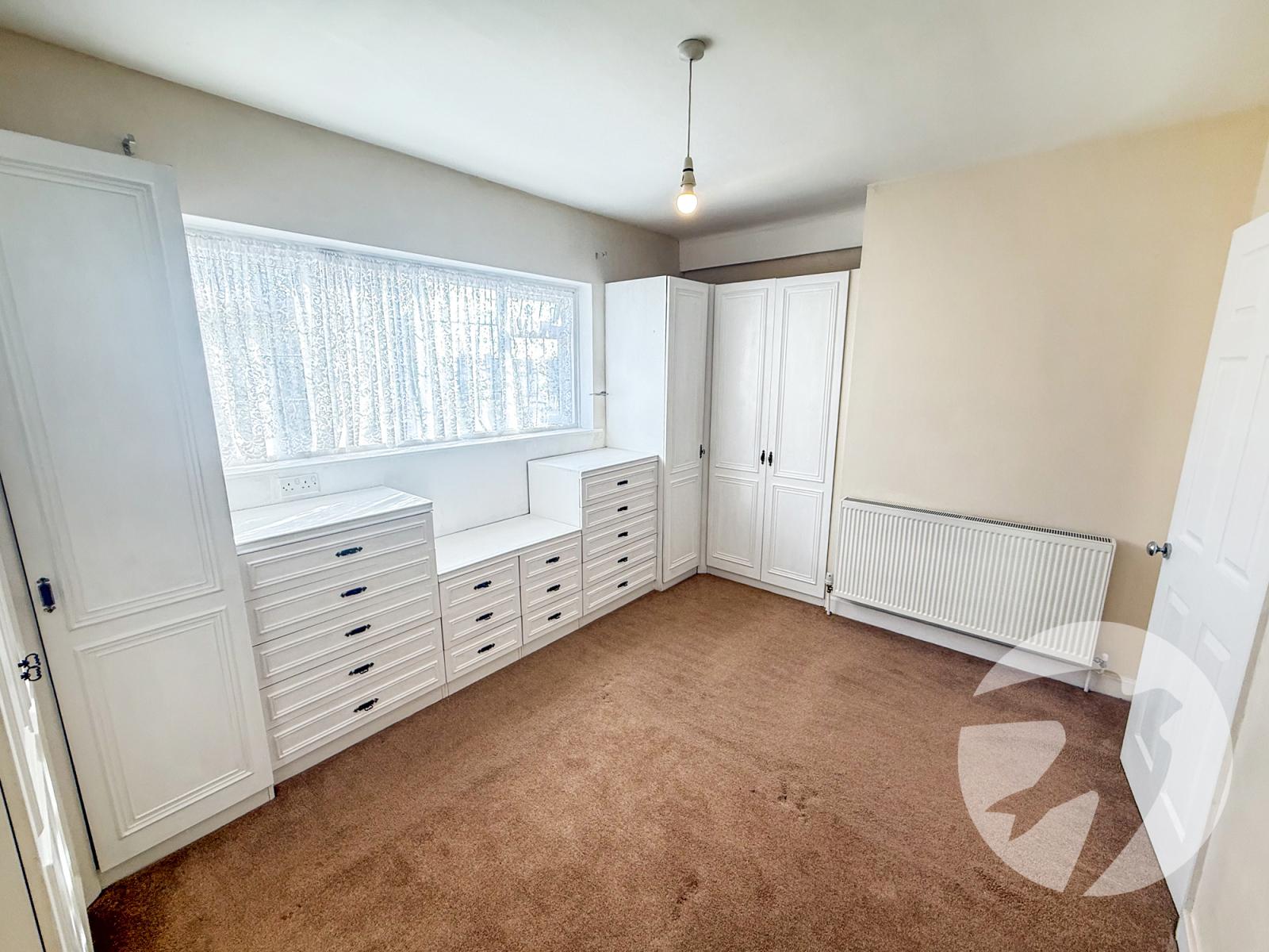 3 bedroom house for sale in London | Robinson Jackson