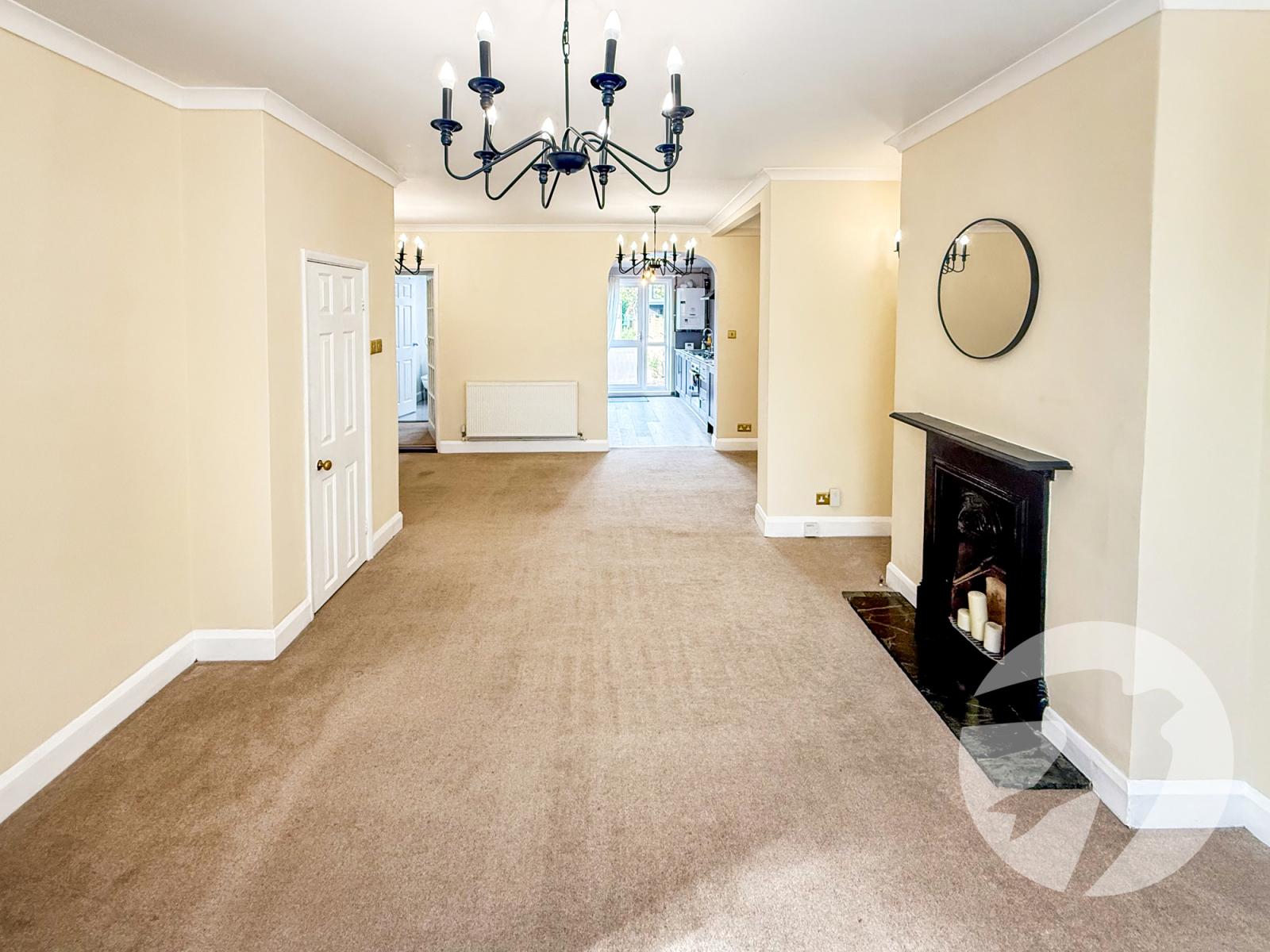 3 bedroom house for sale in London | Robinson Jackson