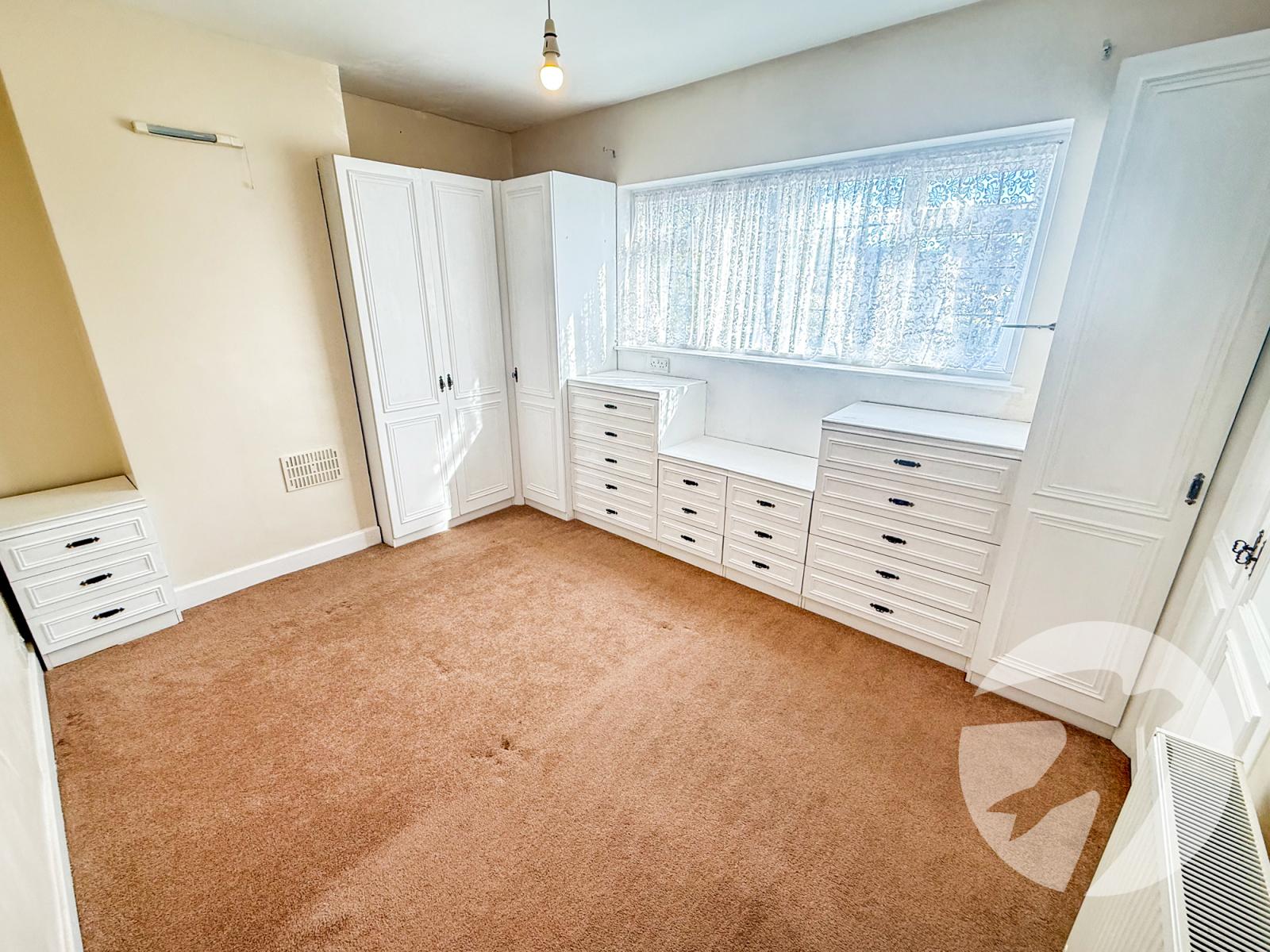 3 bedroom house for sale in London | Robinson Jackson