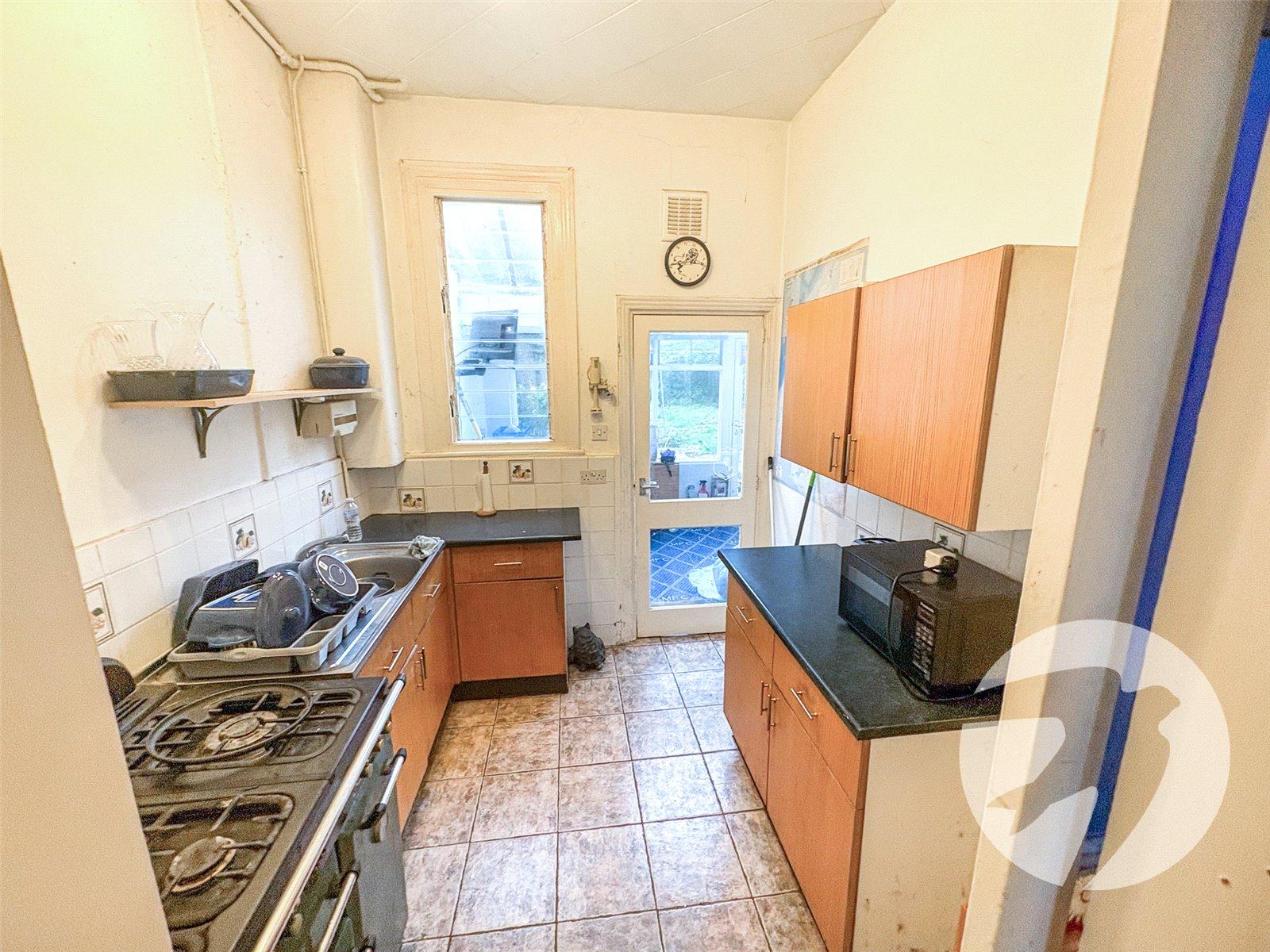 3 bedroom house for sale in London | Robinson Jackson
