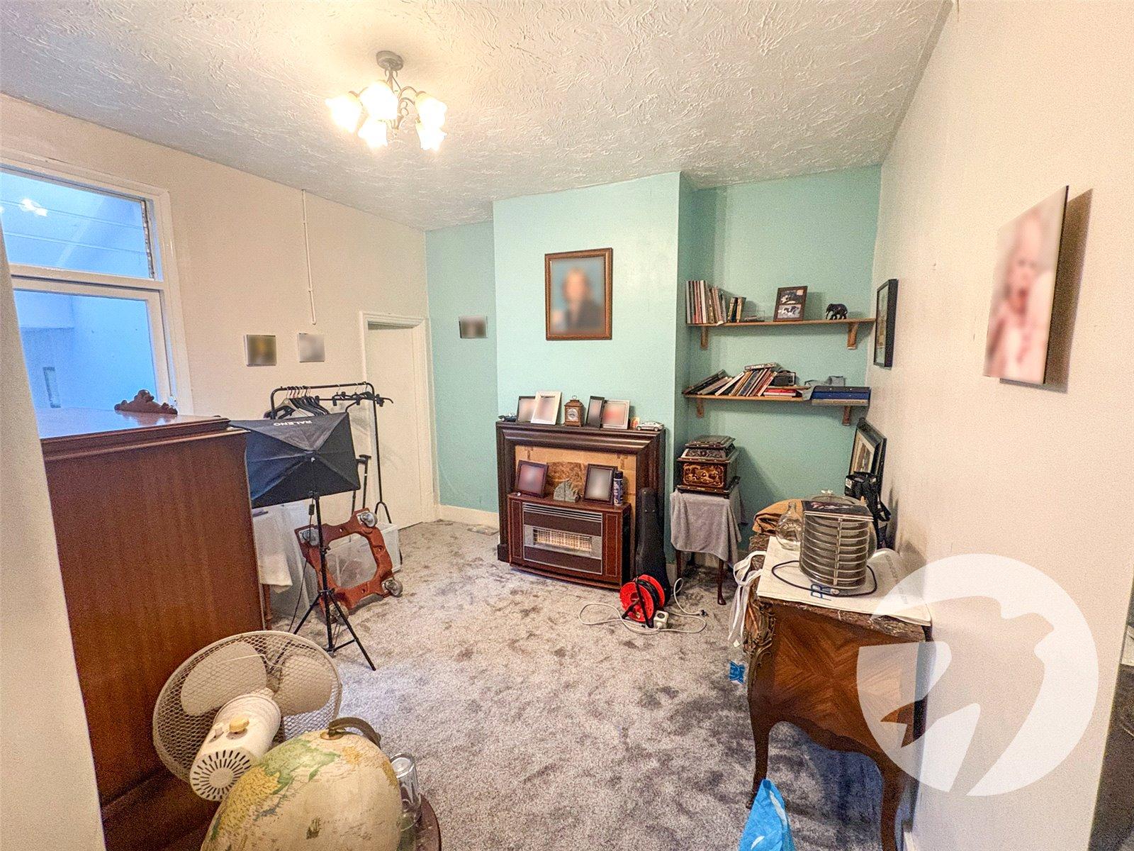 3 bedroom house for sale in London | Robinson Jackson