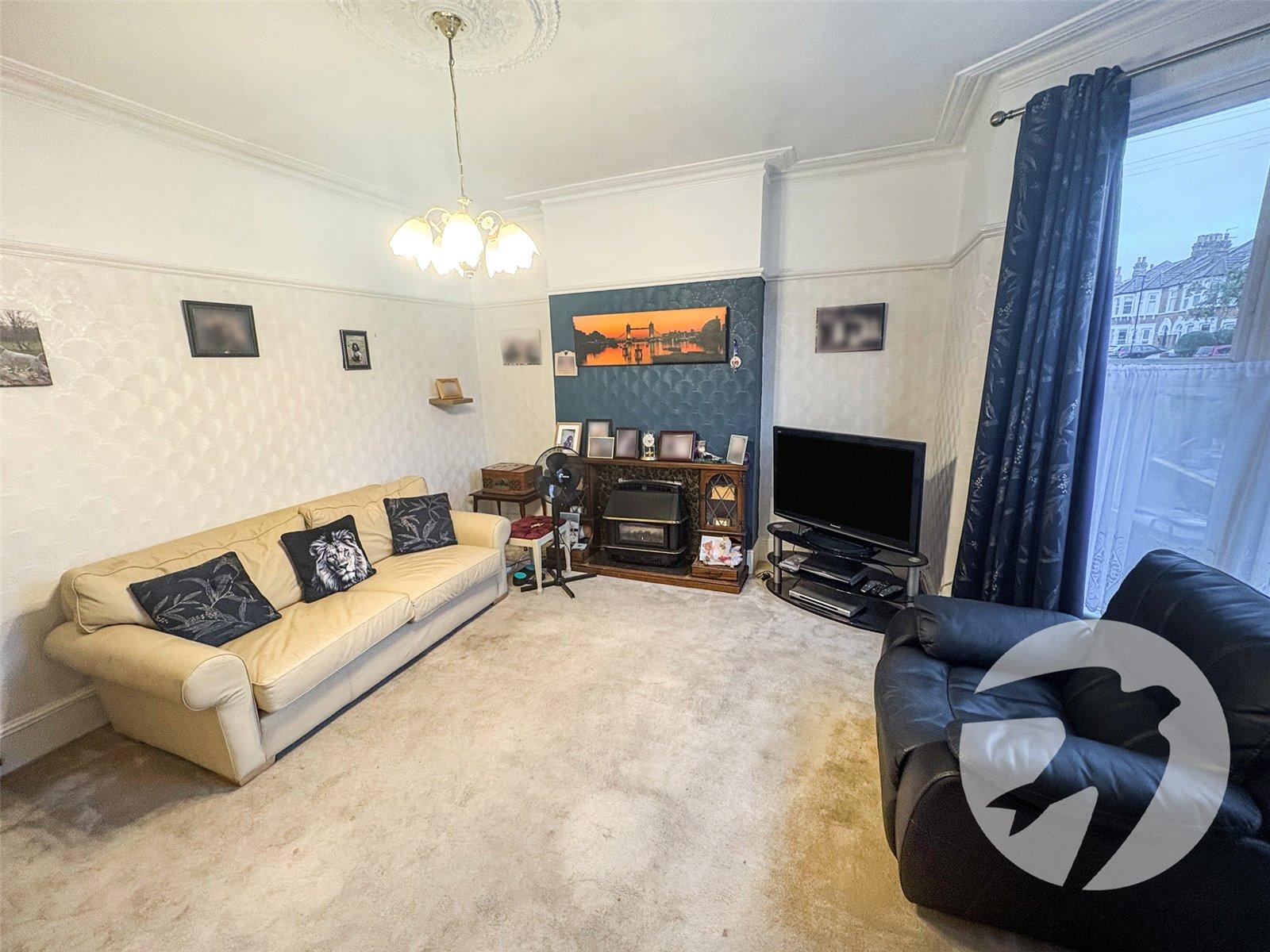 3 bedroom house for sale in London | Robinson Jackson