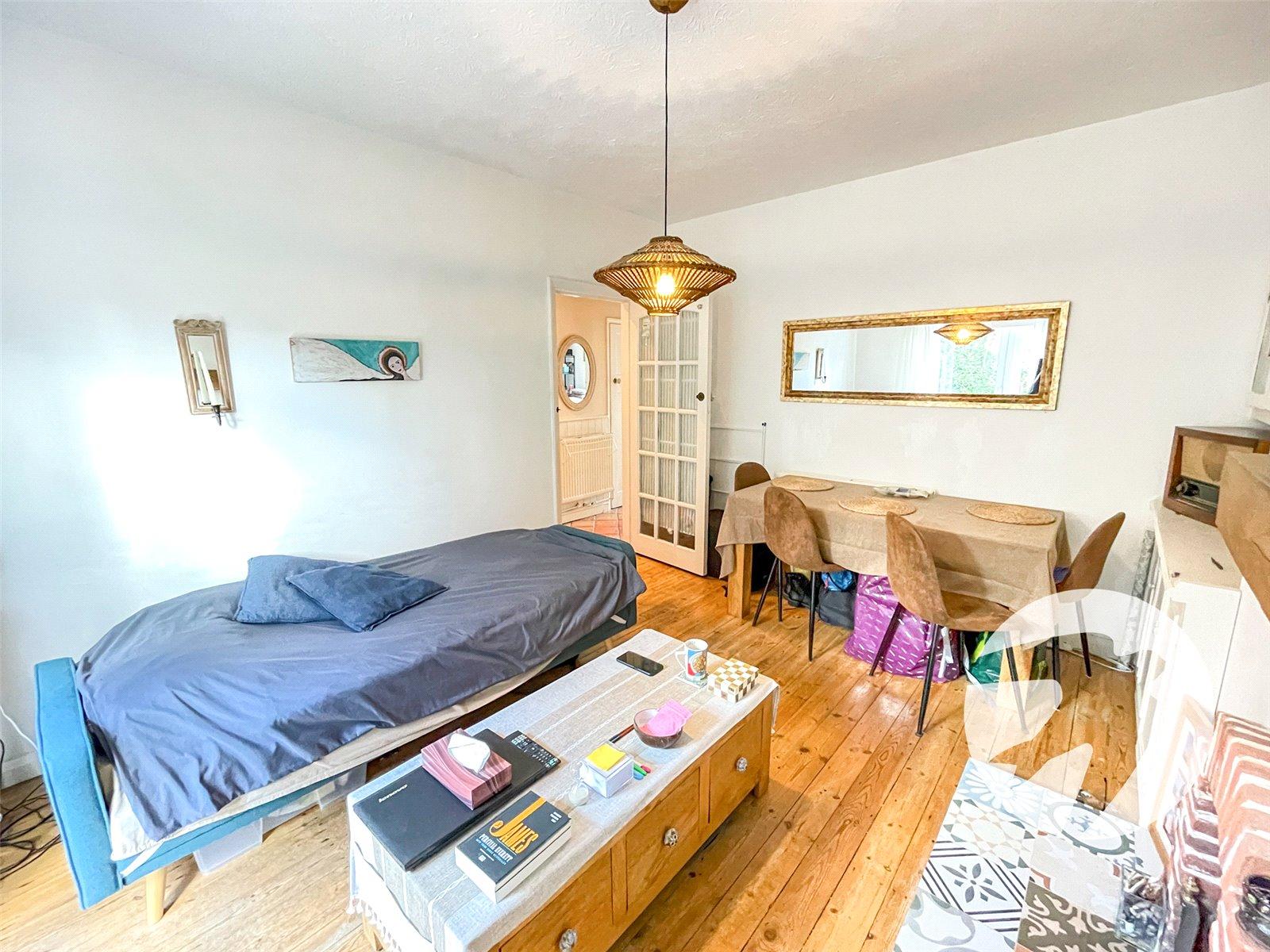 2 bedroom property for sale in  | Robinson Jackson