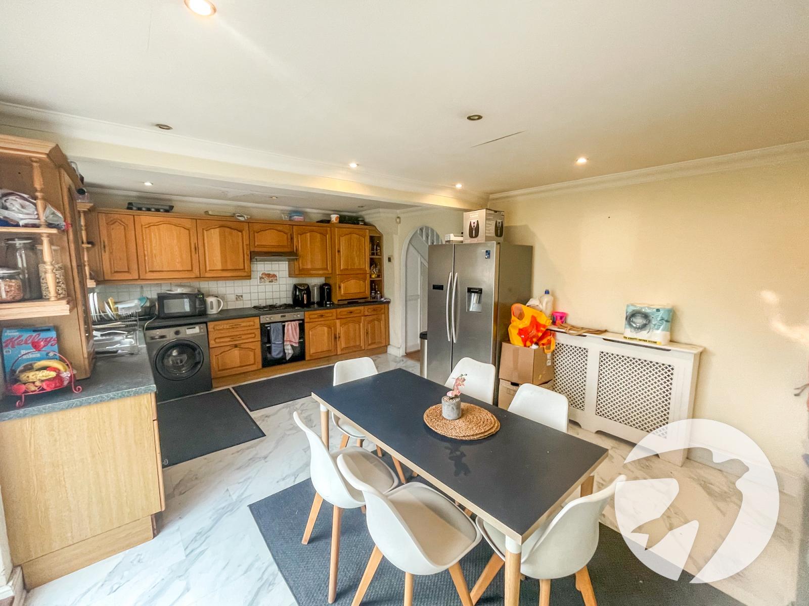 4 bedroom house for sale in London | Robinson Jackson