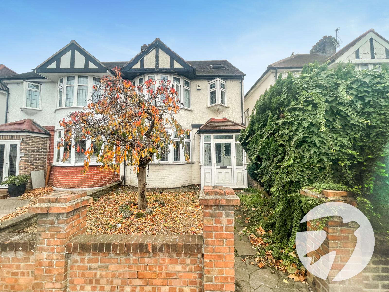 4 bedroom house for sale in London | Robinson Jackson