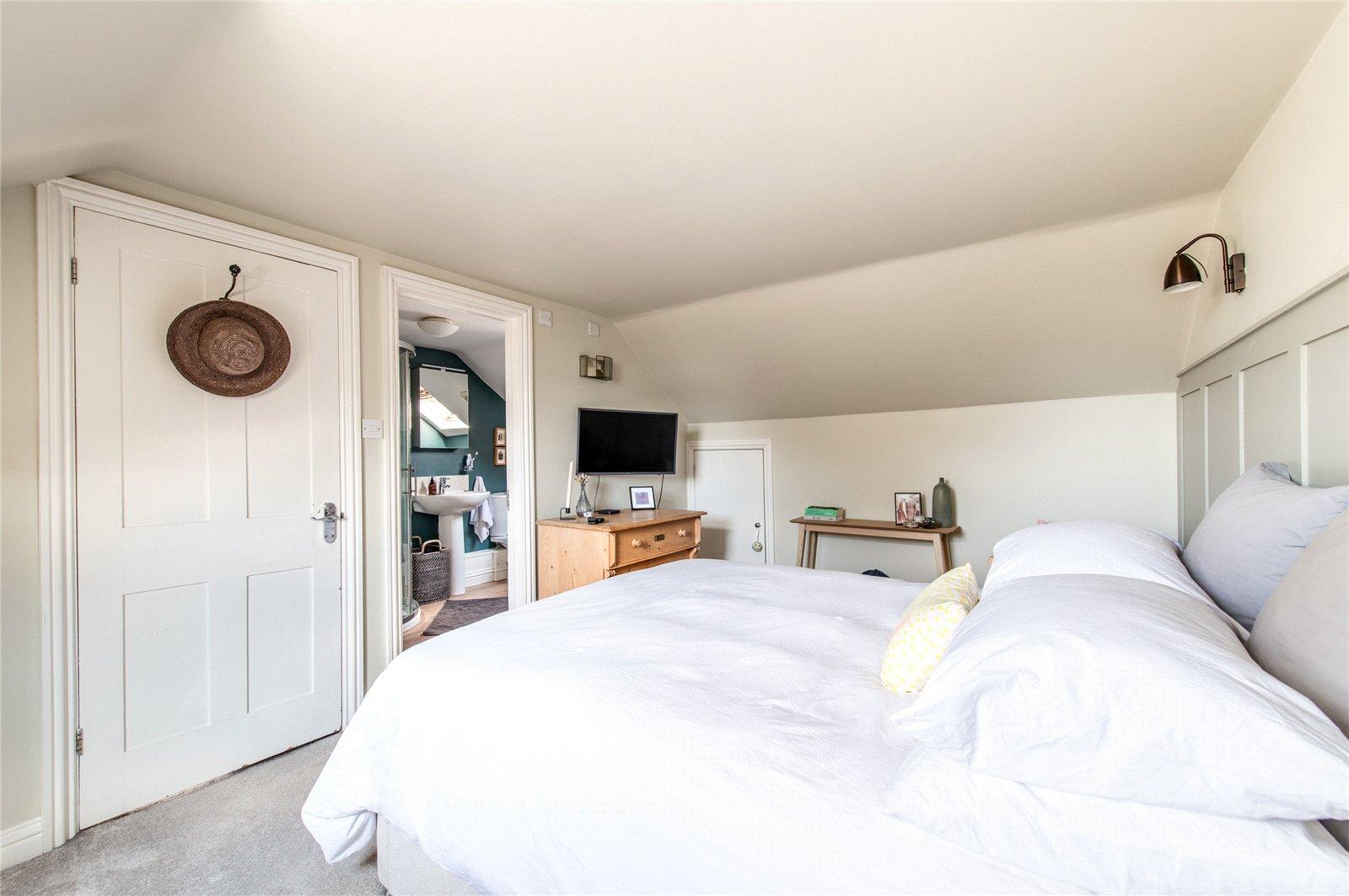 2 bedroom property for sale in Gravesend | Robinson Michael & Jackson