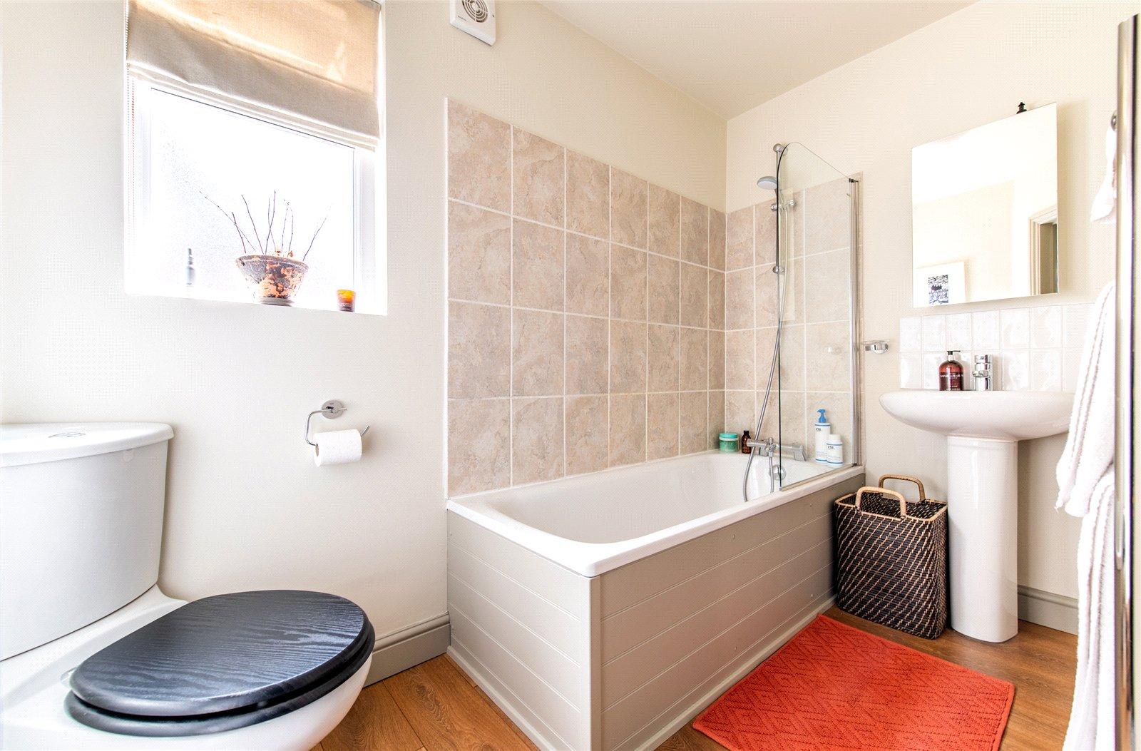 2 bedroom property for sale in Gravesend | Robinson Michael & Jackson
