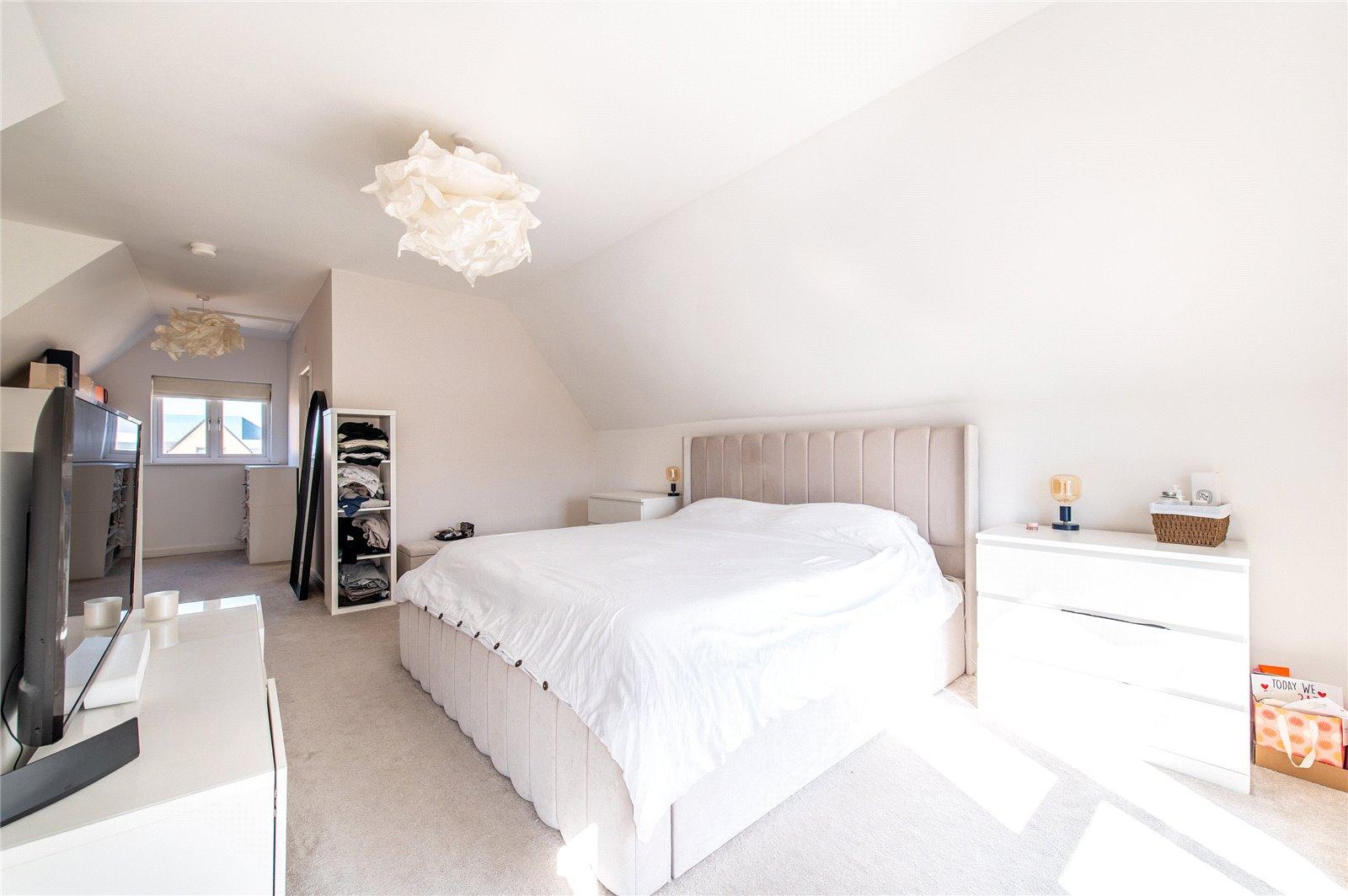 3 bedroom property for sale in Northfleet | Robinson Michael & Jackson