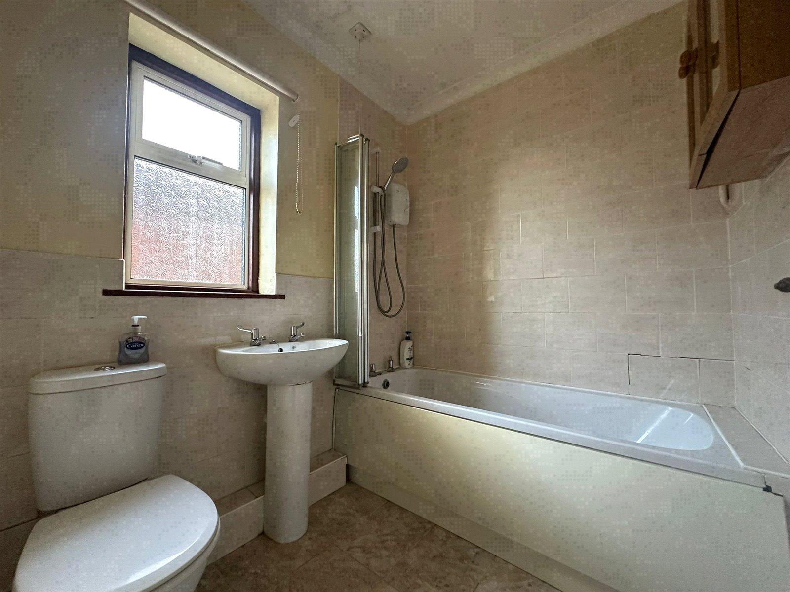 2 bedroom bungalow for sale in Chalk | Robinson Michael & Jackson