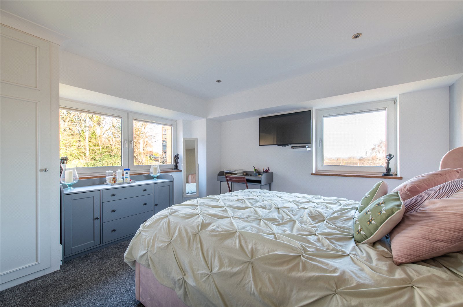2 bedroom property for sale in Gravesend | Robinson Michael & Jackson