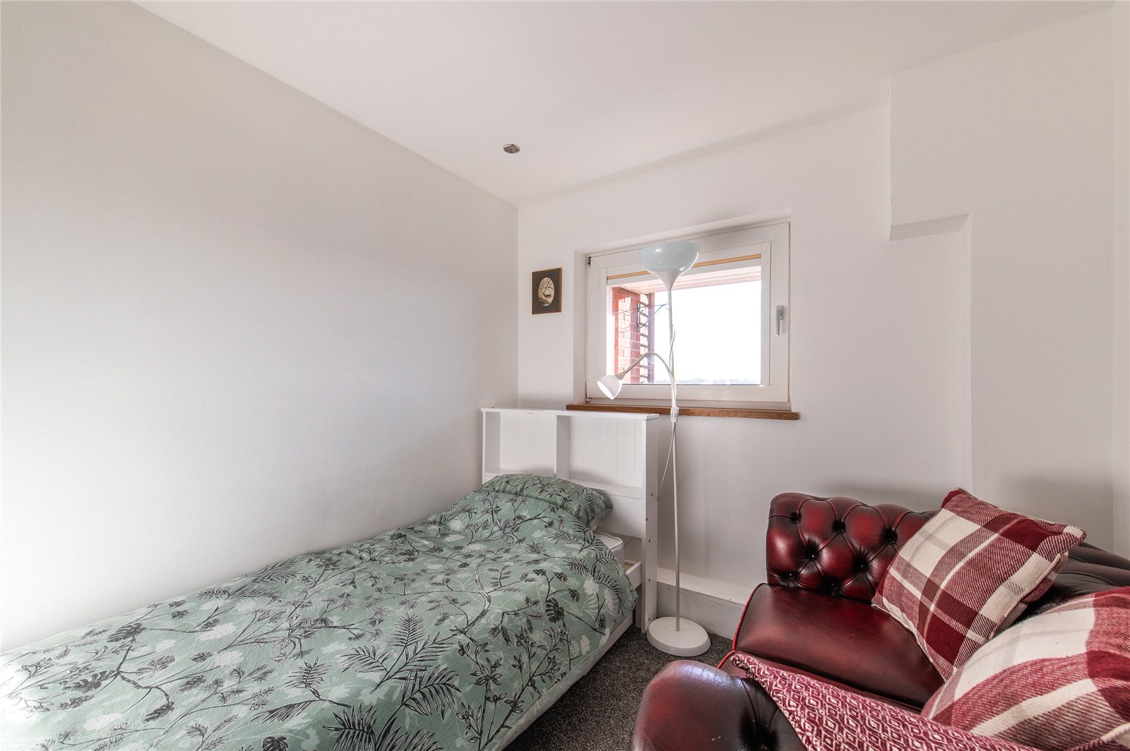 2 bedroom property for sale in Gravesend | Robinson Michael & Jackson