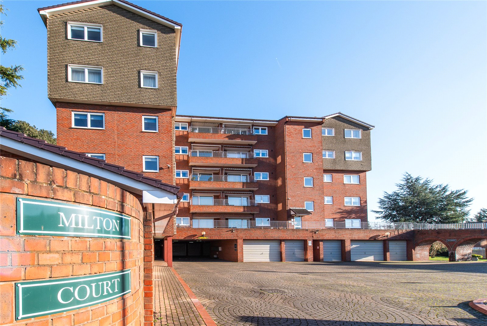 2 bedroom property for sale in Gravesend | Robinson Michael & Jackson