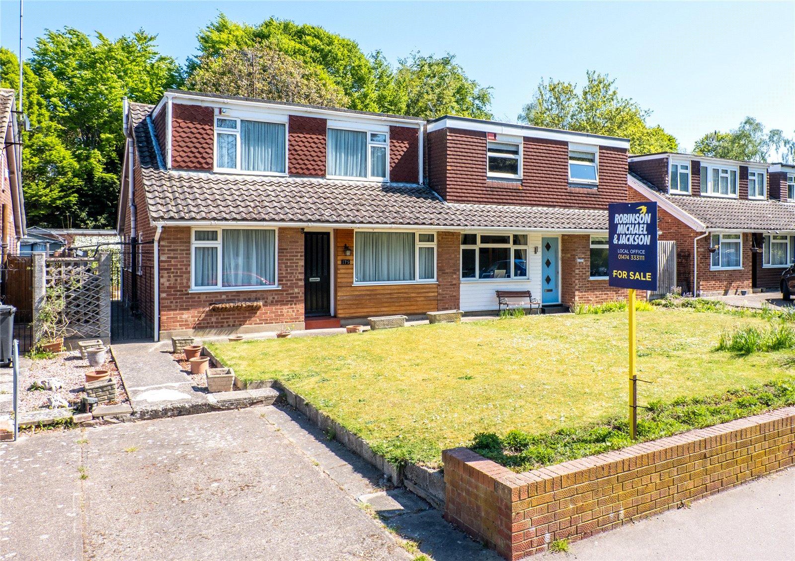 3 bedroom house for sale in Istead Rise | Robinson Michael & Jackson