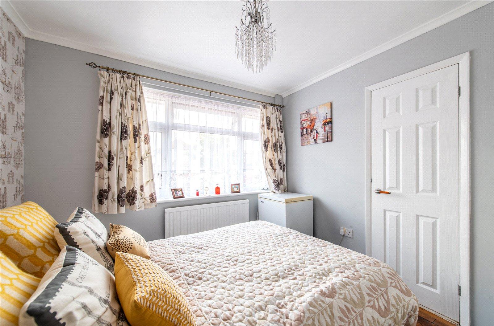 2 bedroom bungalow for sale in Gravesend | Robinson Michael & Jackson