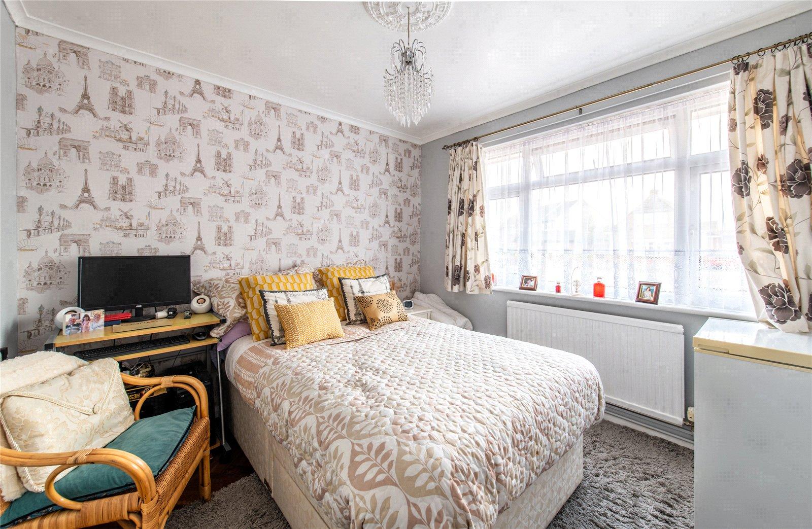 2 bedroom bungalow for sale in Gravesend | Robinson Michael & Jackson