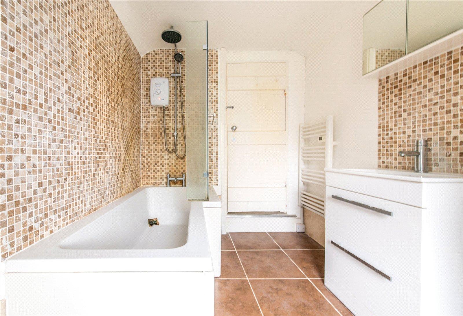 2 bedroom house for sale in Lower Shorne | Robinson Michael & Jackson