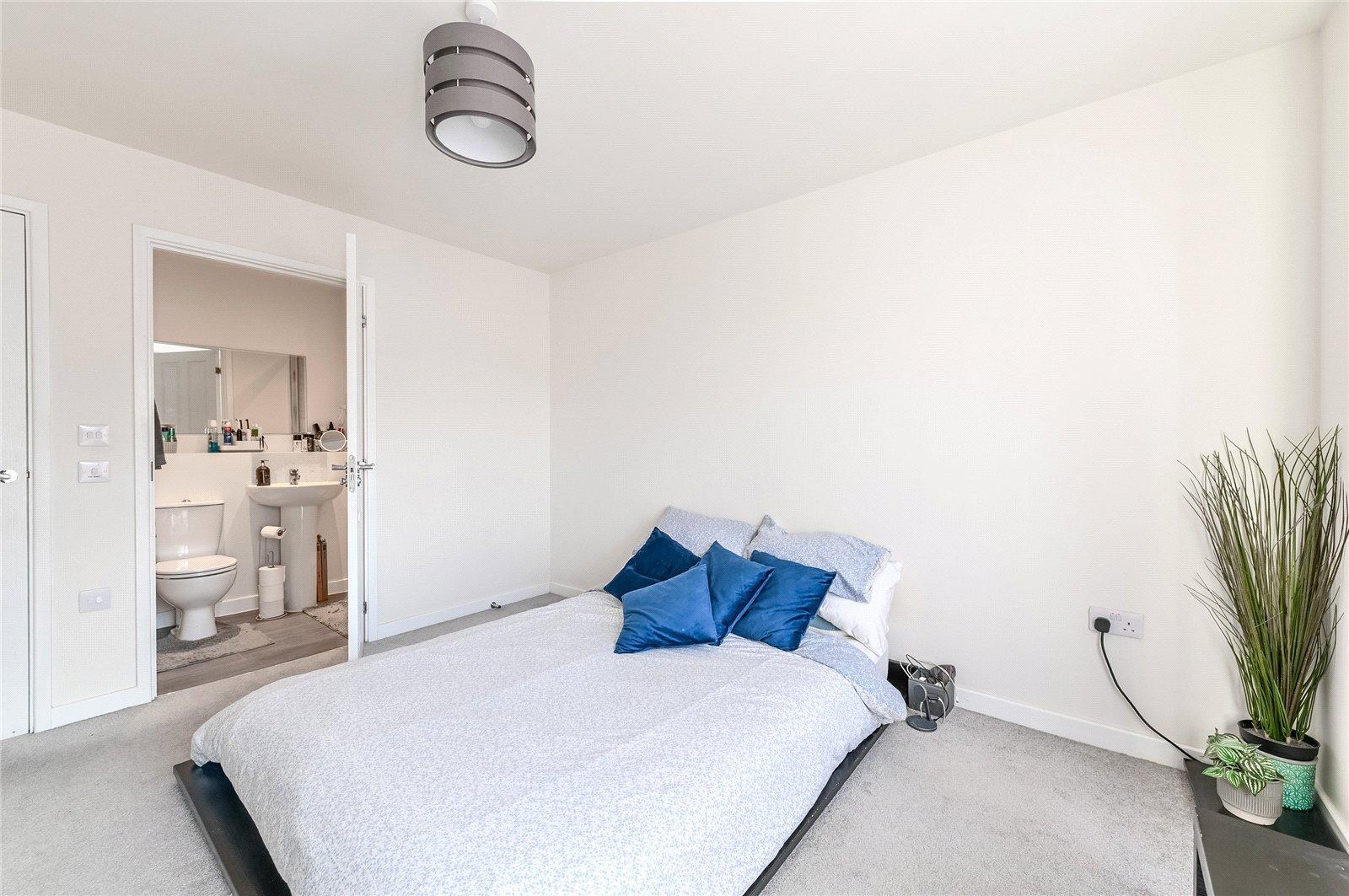 2 bedroom property for sale in Northfleet | Robinson Michael & Jackson