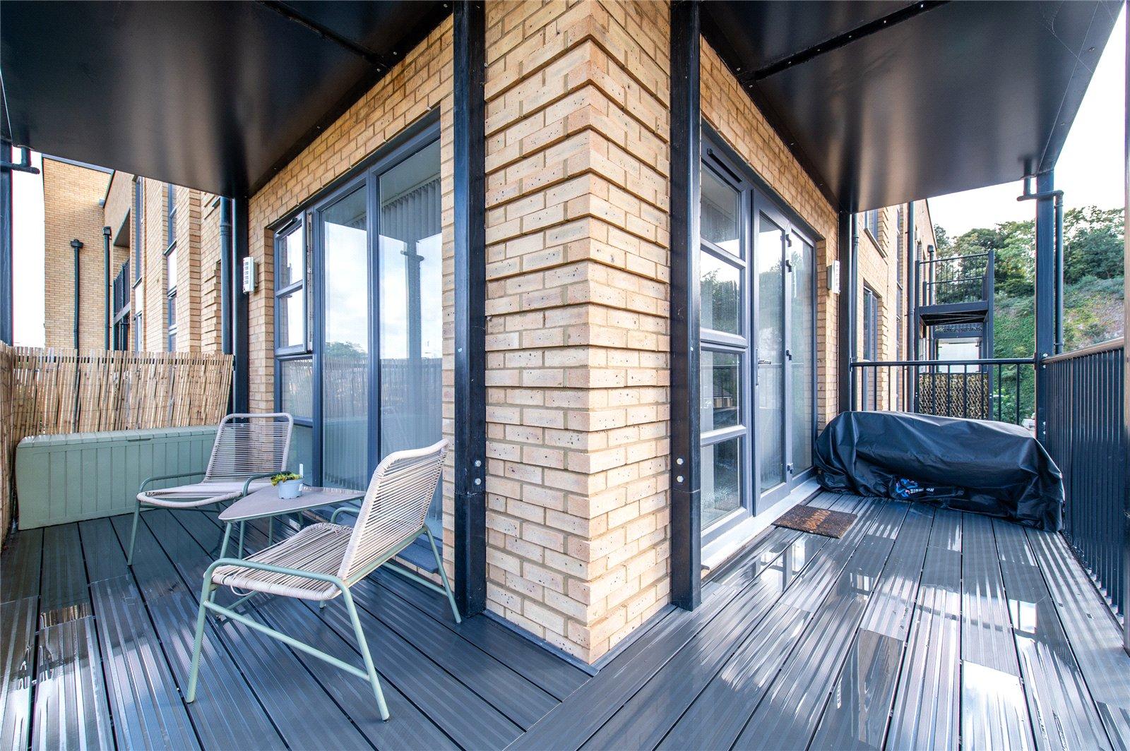 2 bedroom property for sale in Northfleet | Robinson Michael & Jackson