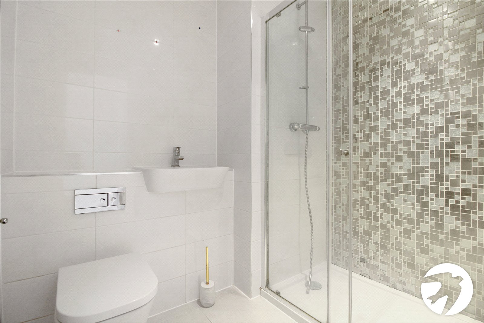 3 bedroom house to rent in Greenhithe | Robinson Michael & Jackson