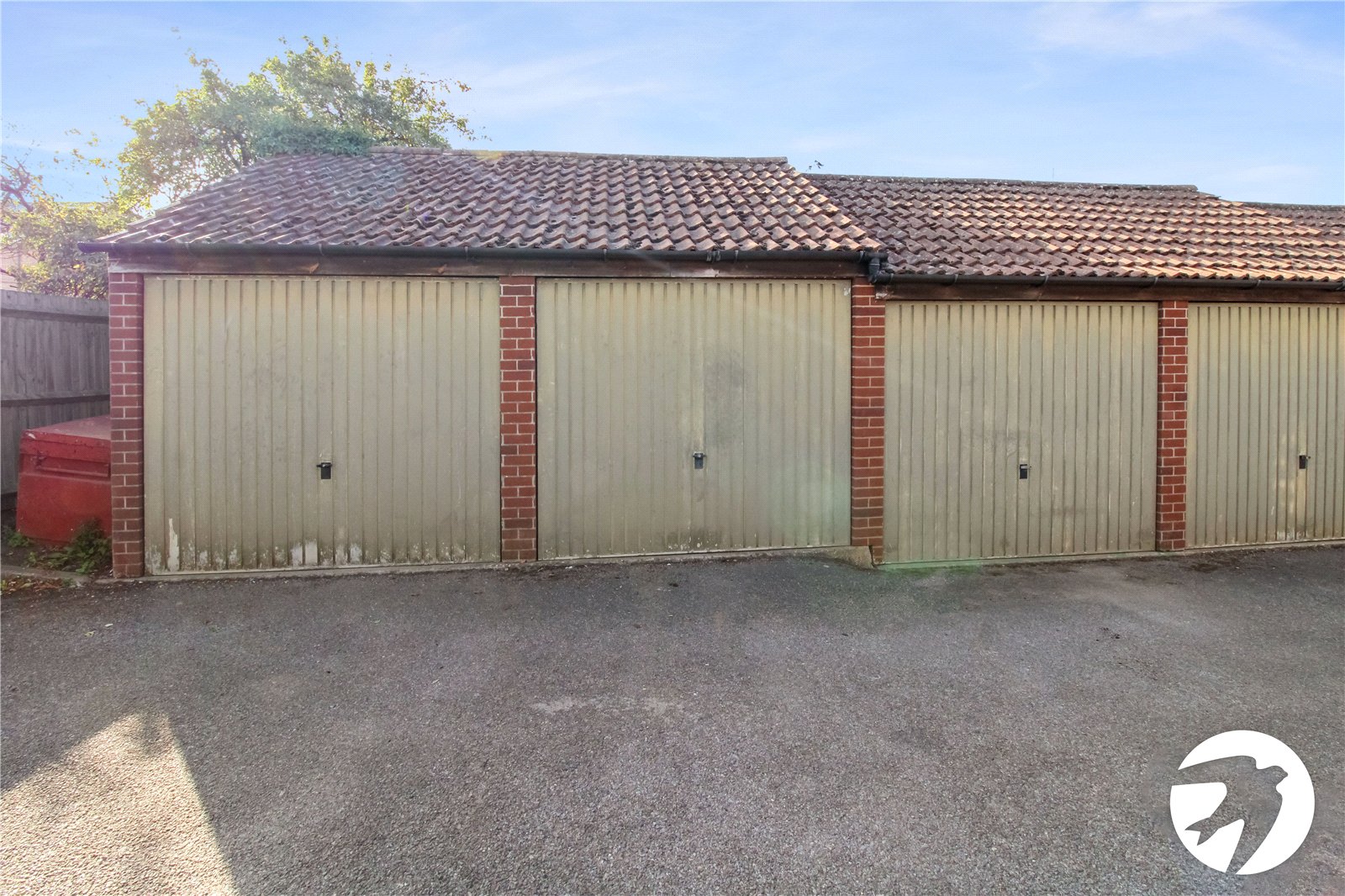 3 bedroom house to rent in Greenhithe | Robinson Michael & Jackson