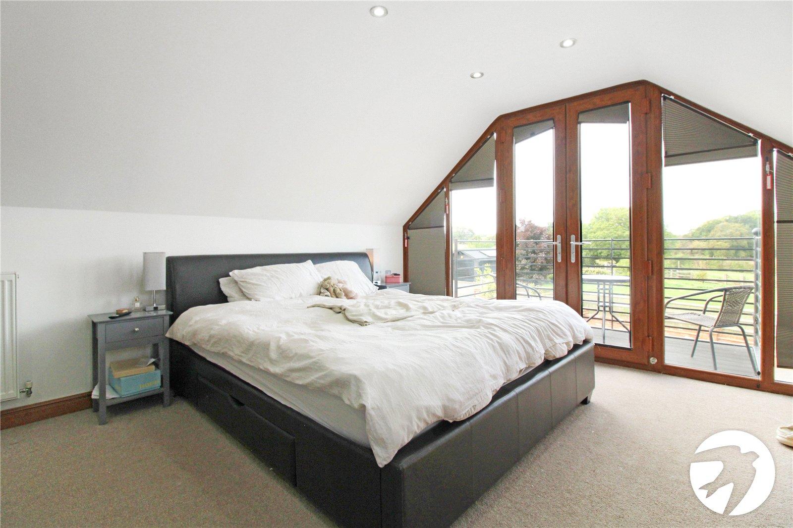 2 bedroom property to rent in Meopham | Robinson Michael & Jackson