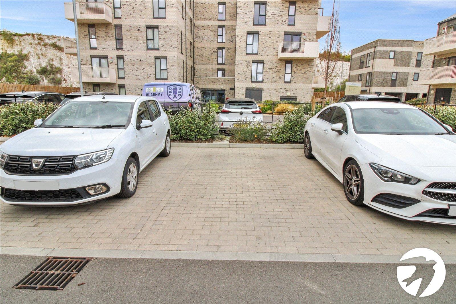 2 bedroom property to rent in Western Cross | Robinson Michael & Jackson