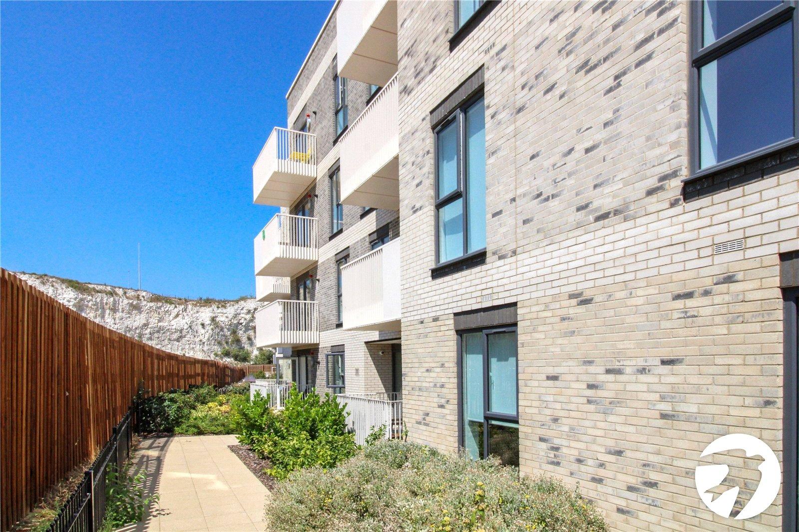 2 bedroom property to rent in Western Cross | Robinson Michael & Jackson