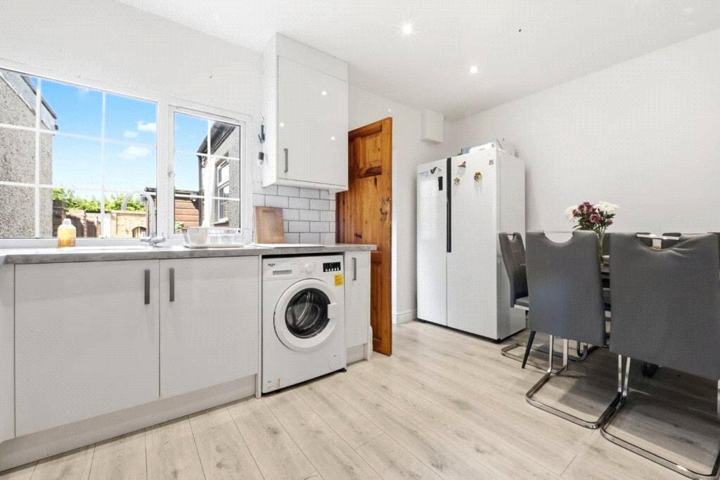 3 bedroom house to rent in Northfleet | Robinson Michael & Jackson