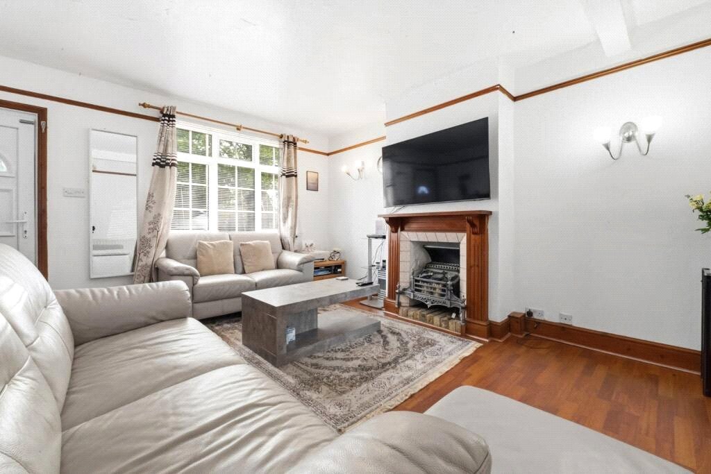 3 bedroom house to rent in Northfleet | Robinson Michael & Jackson