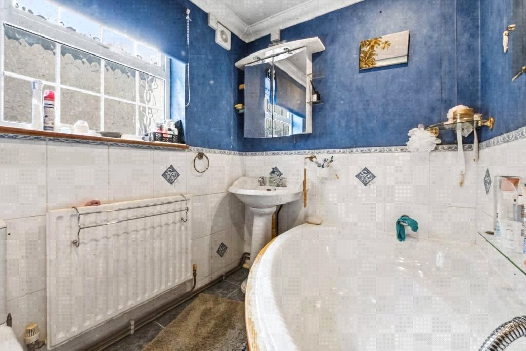 3 bedroom house to rent in Northfleet | Robinson Michael & Jackson