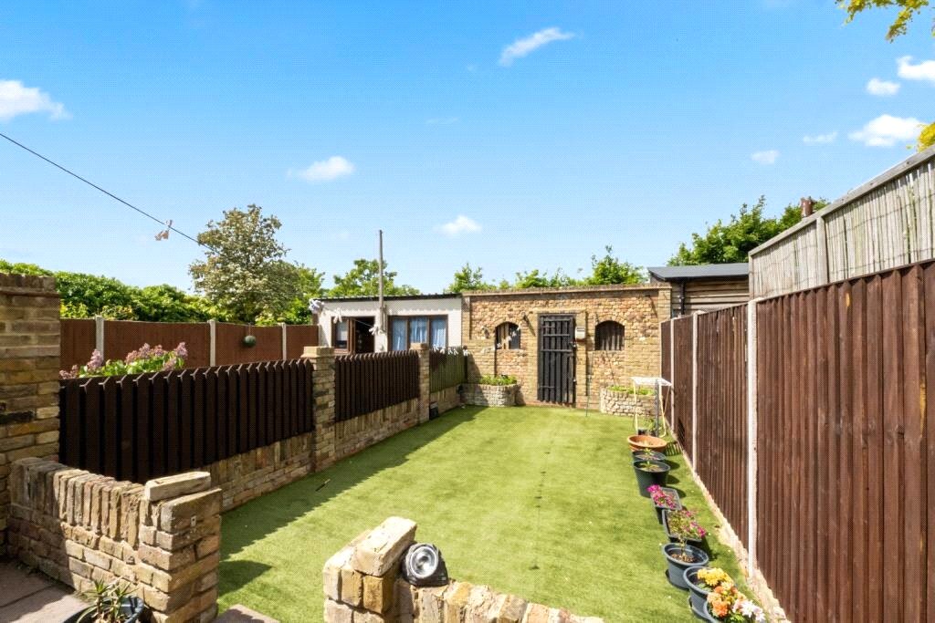 3 bedroom house to rent in Northfleet | Robinson Michael & Jackson