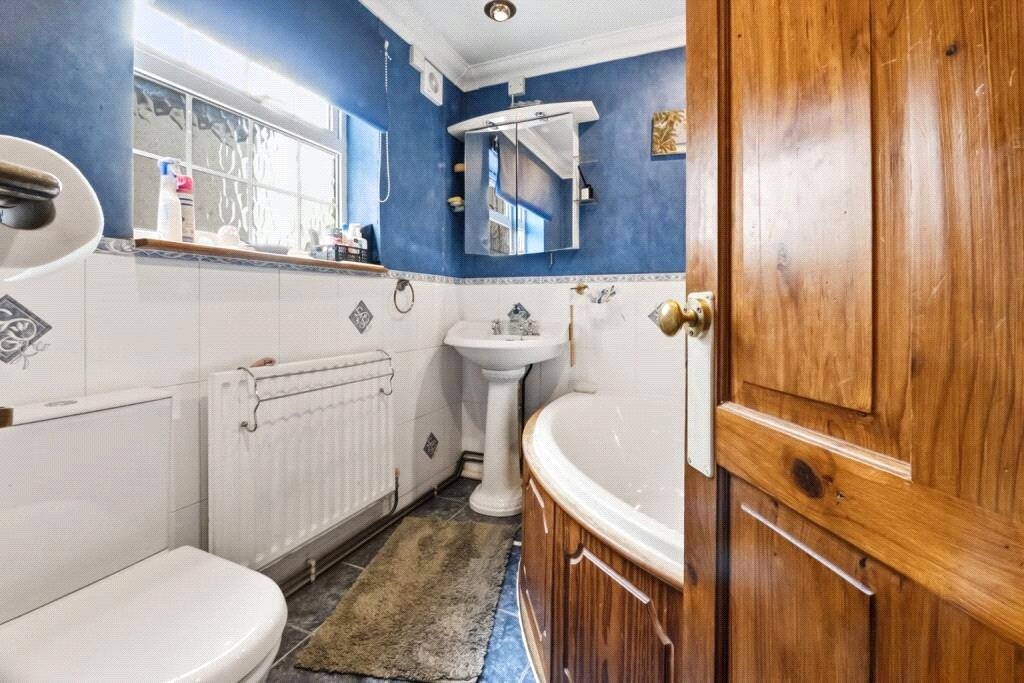 3 bedroom house to rent in Northfleet | Robinson Michael & Jackson