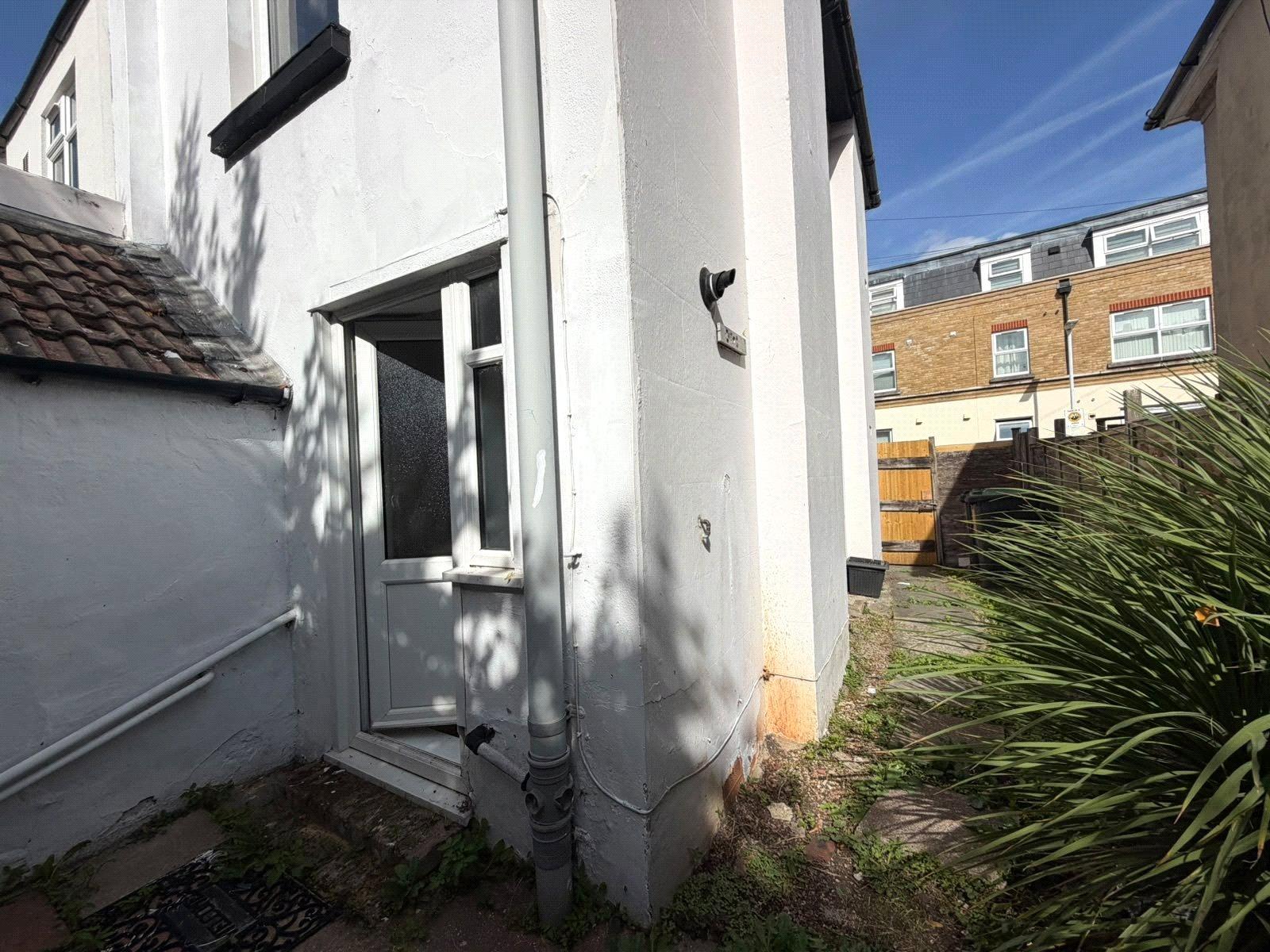 2 bedroom house to rent in Northfleet | Robinson Michael & Jackson