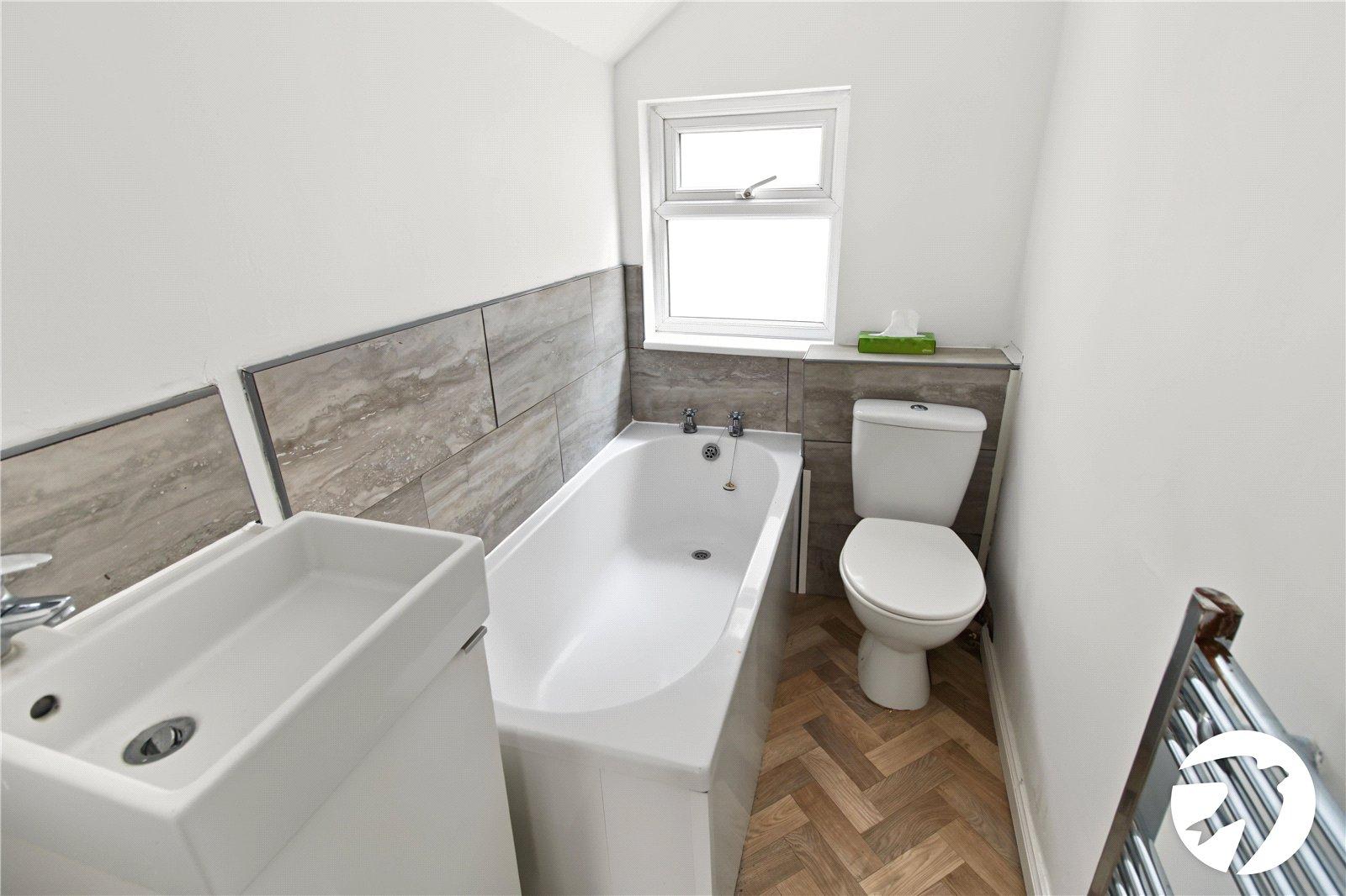 2 bedroom house to rent in Northfleet | Robinson Michael & Jackson