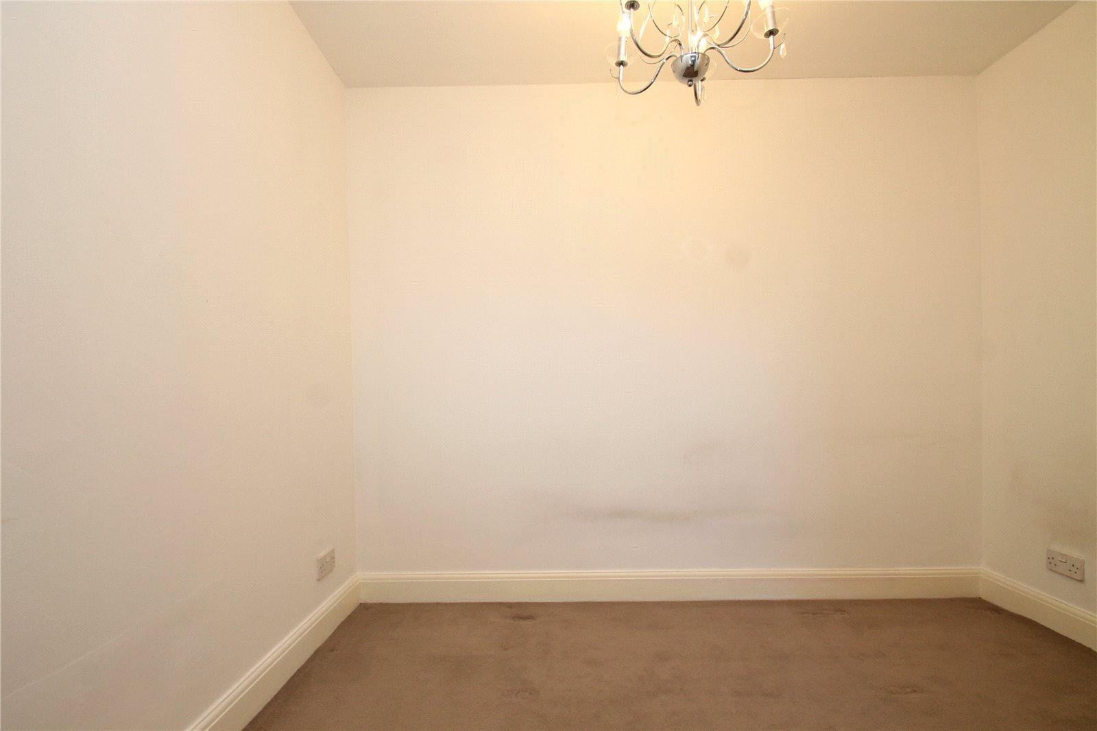 1 bedroom property to rent in Clifton Road | Robinson Michael & Jackson