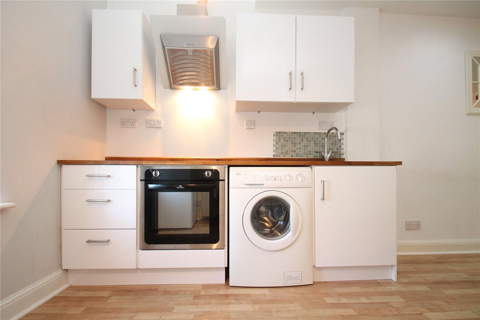 1 bedroom property to rent in Clifton Road | Robinson Michael & Jackson
